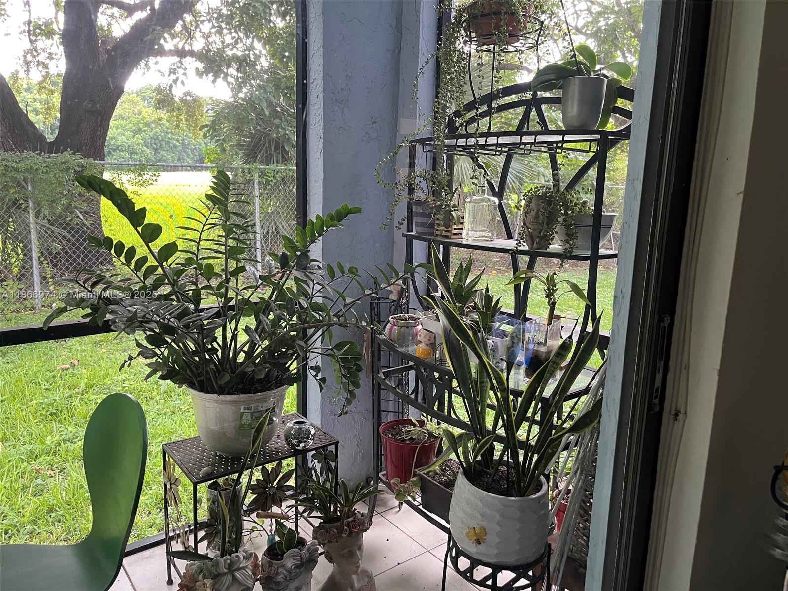 BLEAU GROTTO CONDO - Residential