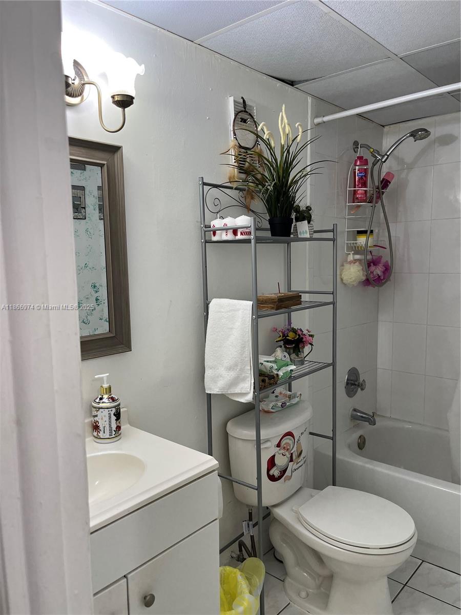 BLEAU GROTTO CONDO - Residential