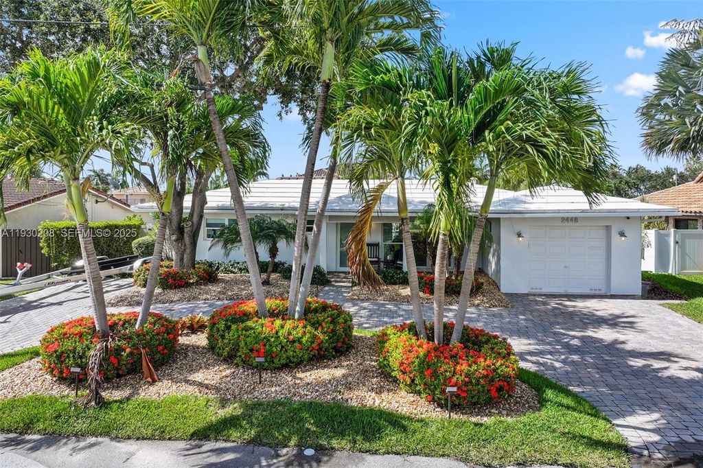 Photo of 2448 SE 9th St, Pompano Beach, FL 33062 (MLS # A11930208)