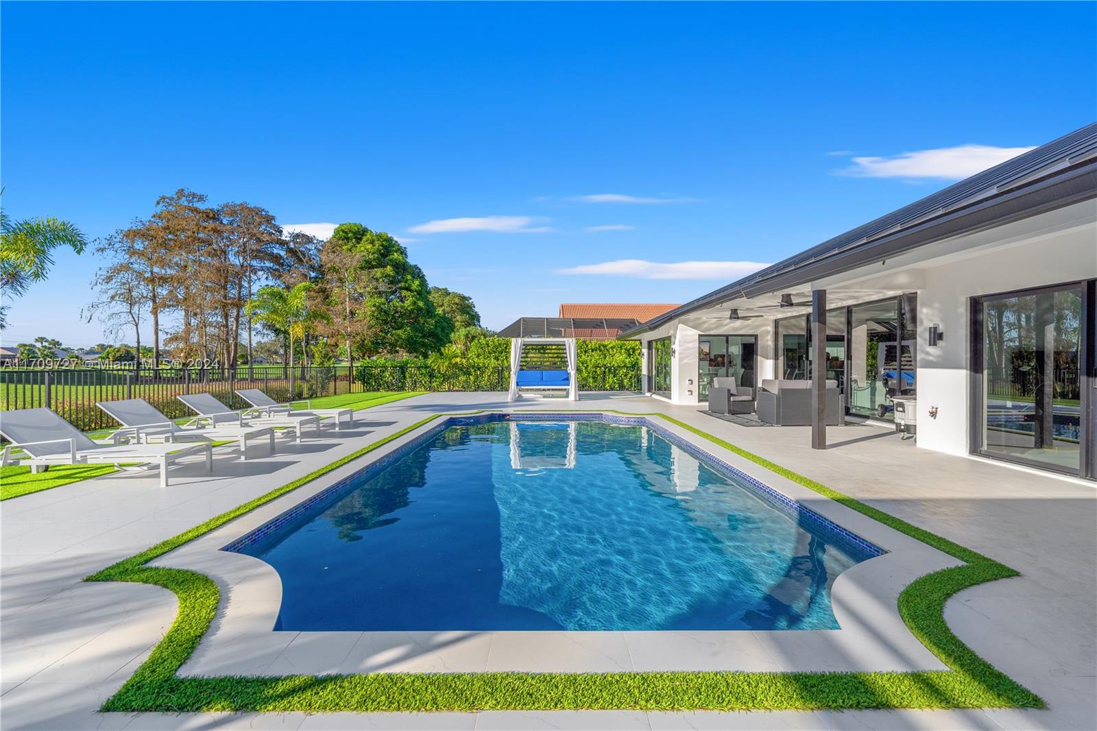 BOCA WOODS COUNTRY CLUB - Residential Lease
