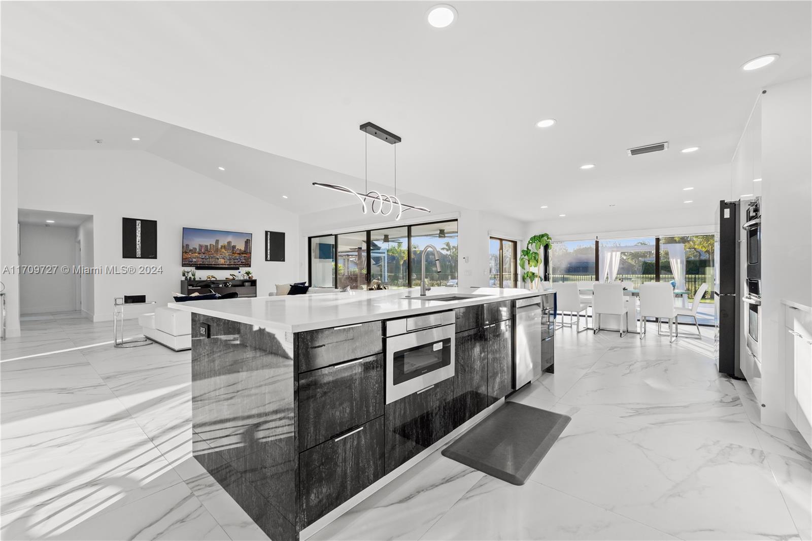 BOCA WOODS COUNTRY CLUB - Residential Lease