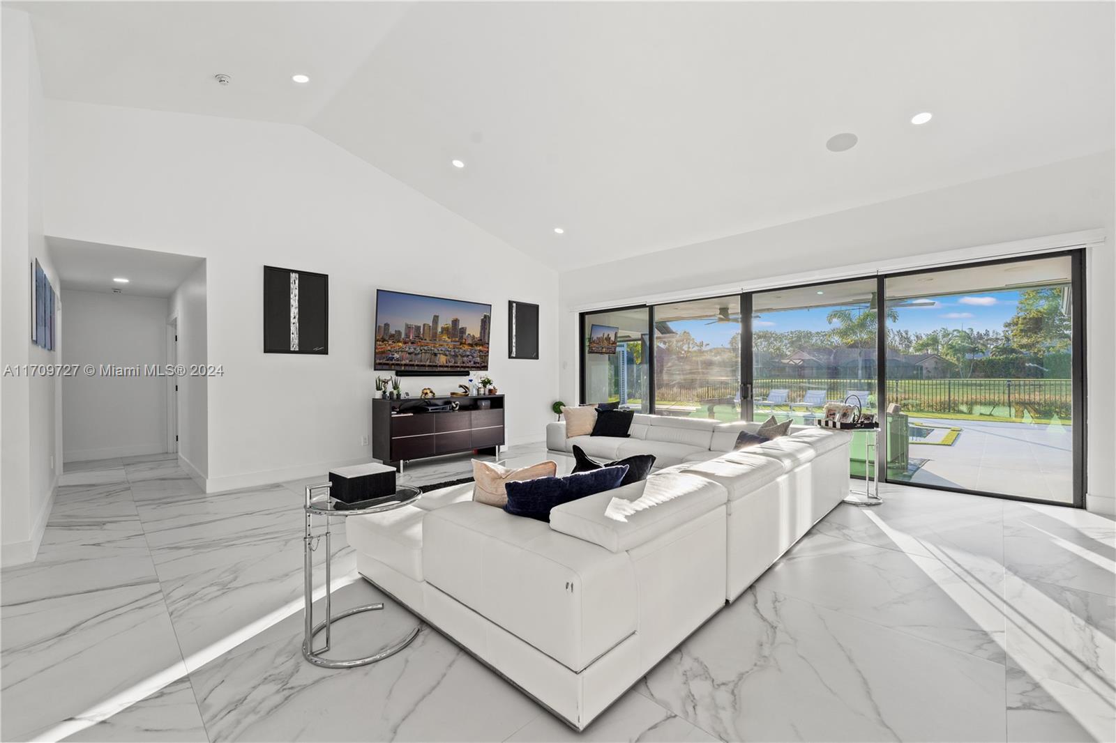 BOCA WOODS COUNTRY CLUB - Residential Lease
