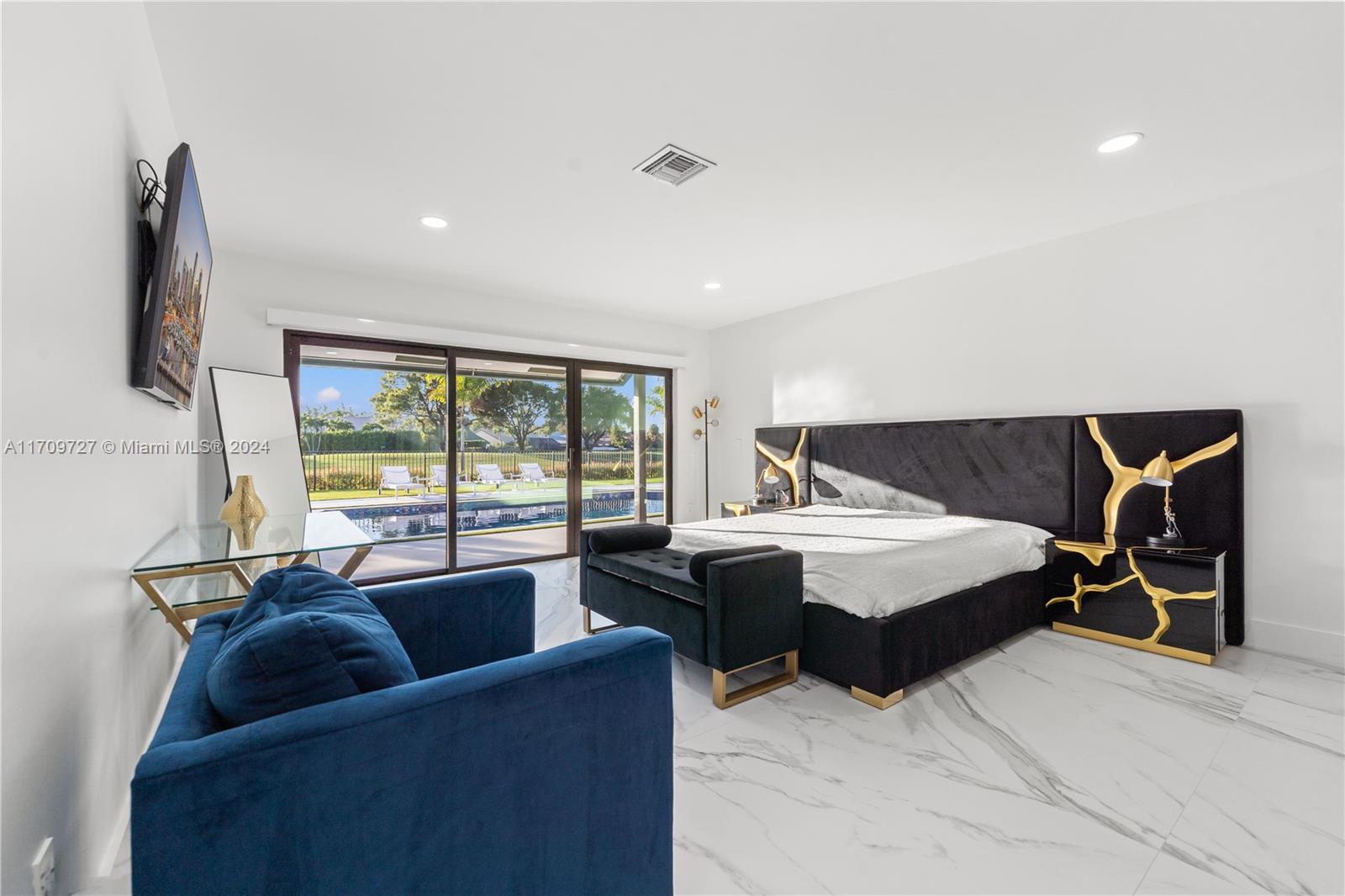 BOCA WOODS COUNTRY CLUB - Residential Lease