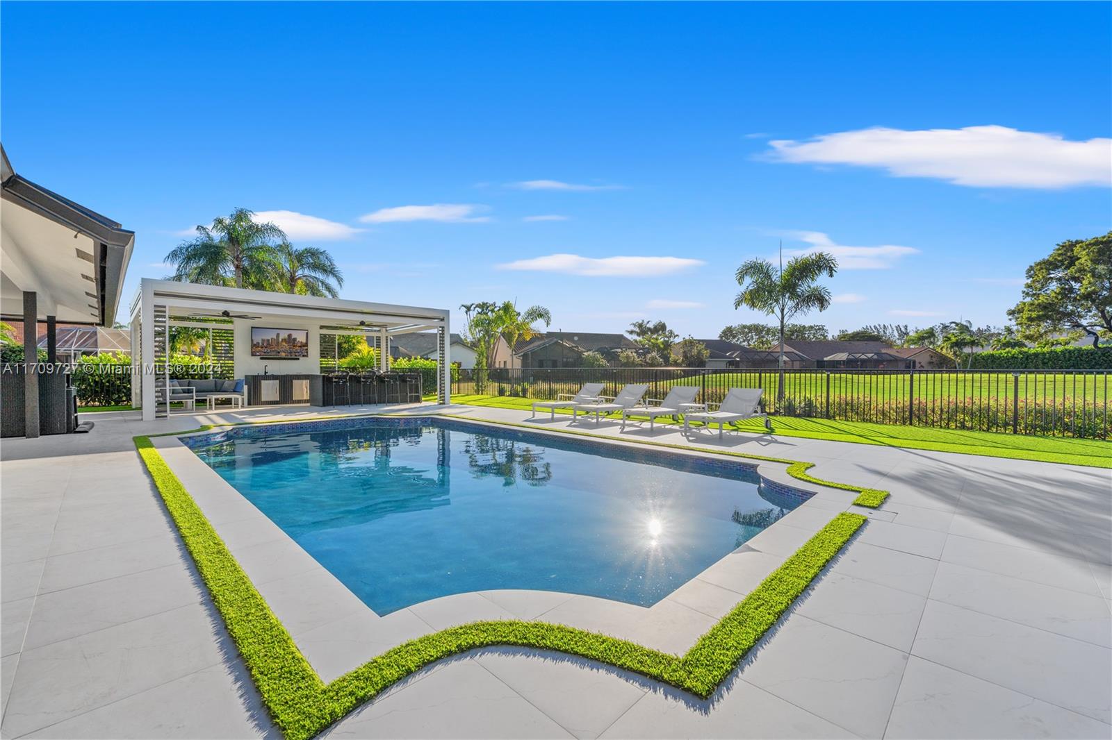 BOCA WOODS COUNTRY CLUB - Residential Lease