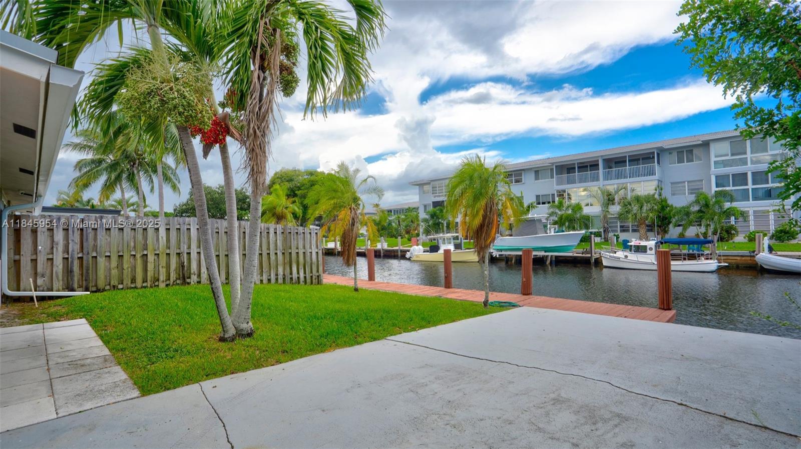 RIO NUEVO ISLE - Residential Lease