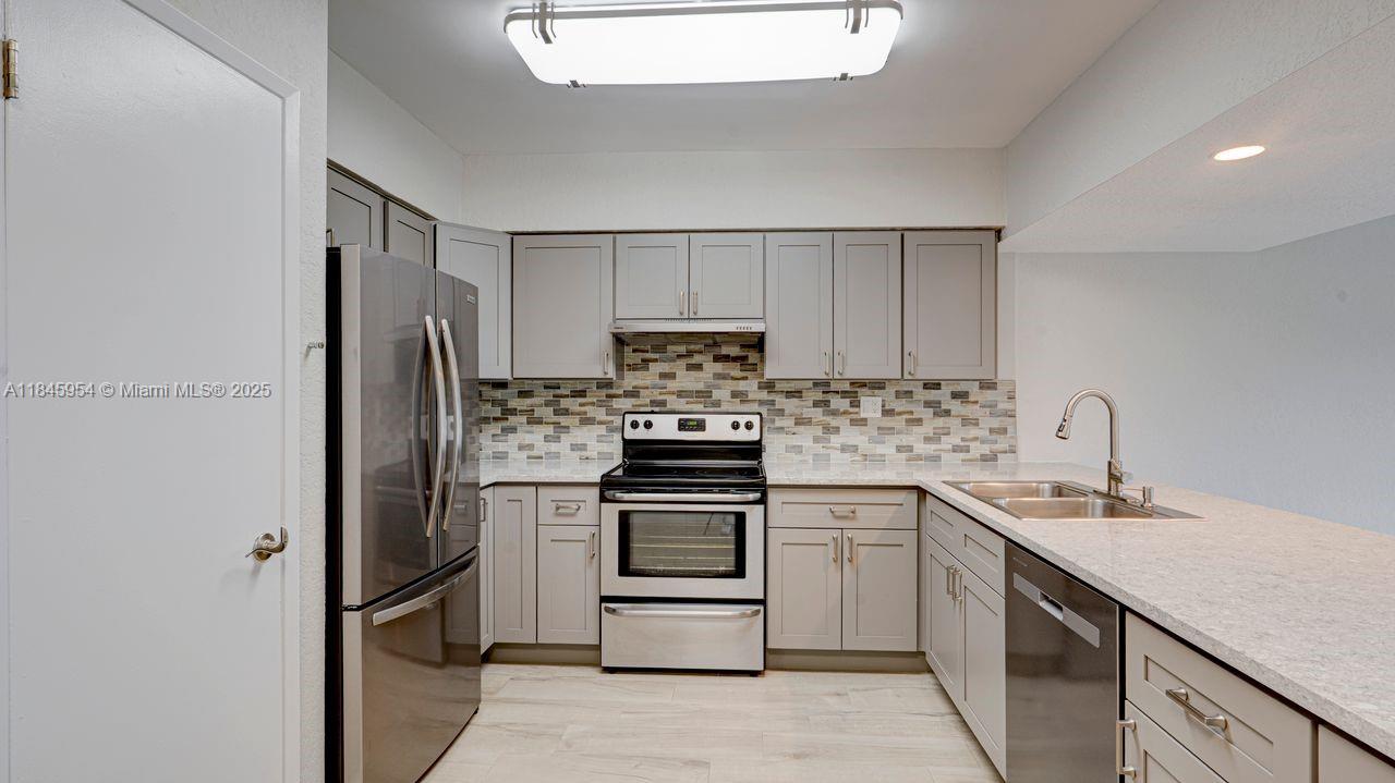 RIO NUEVO ISLE - Residential Lease