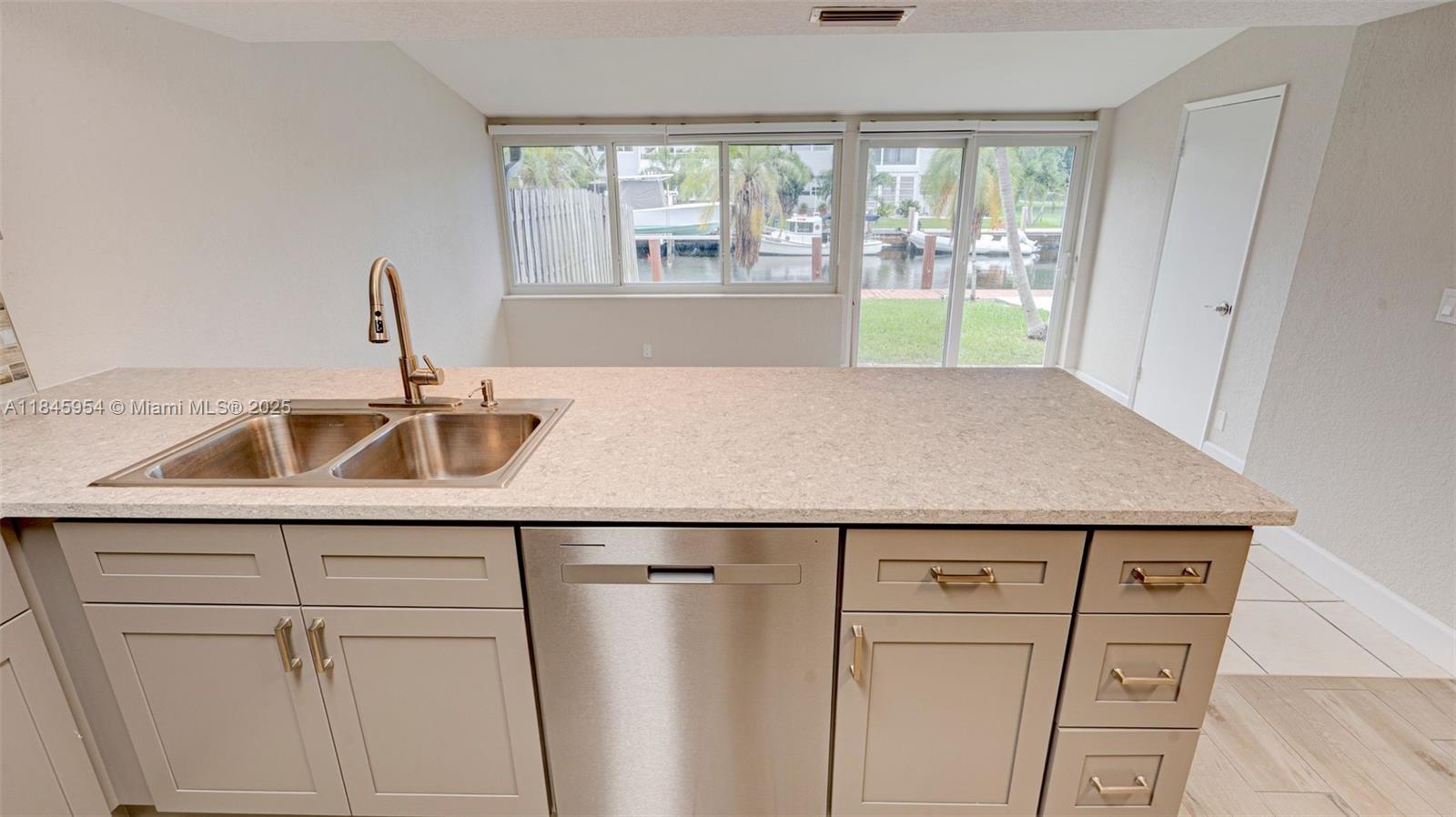 RIO NUEVO ISLE - Residential Lease