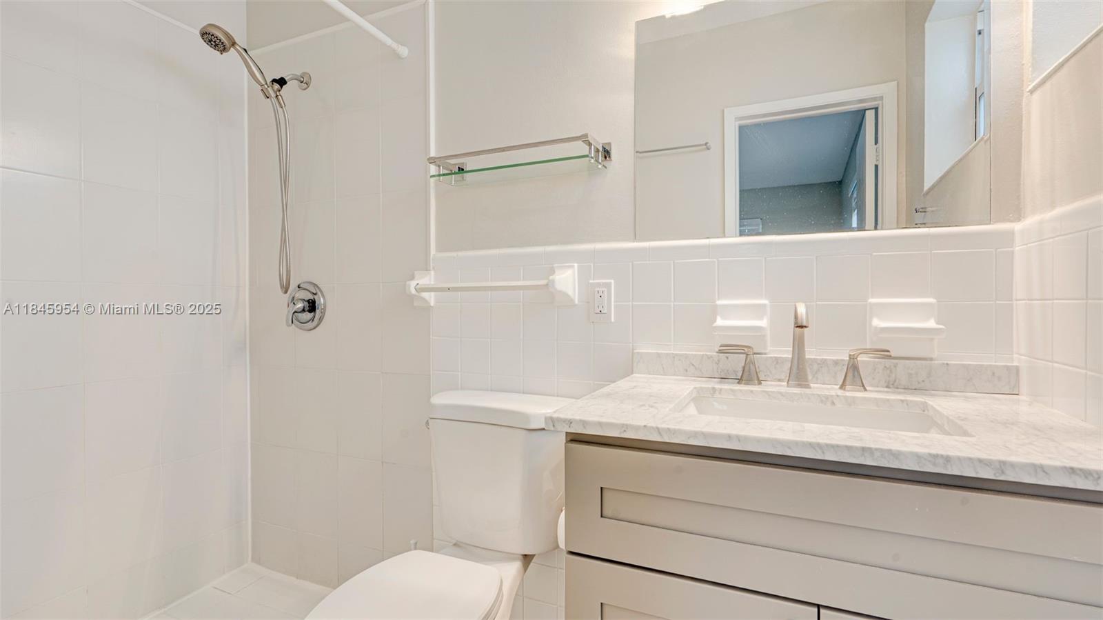 RIO NUEVO ISLE - Residential Lease