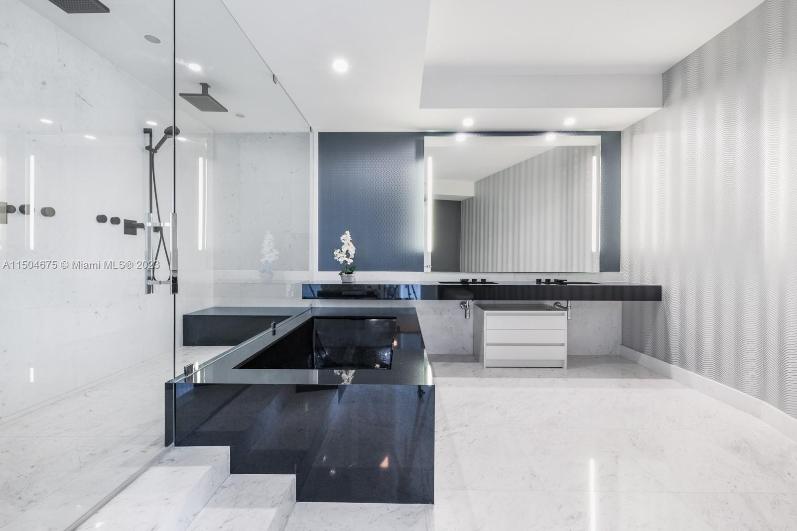 18555 COLLINS AVENUE COND - Residential