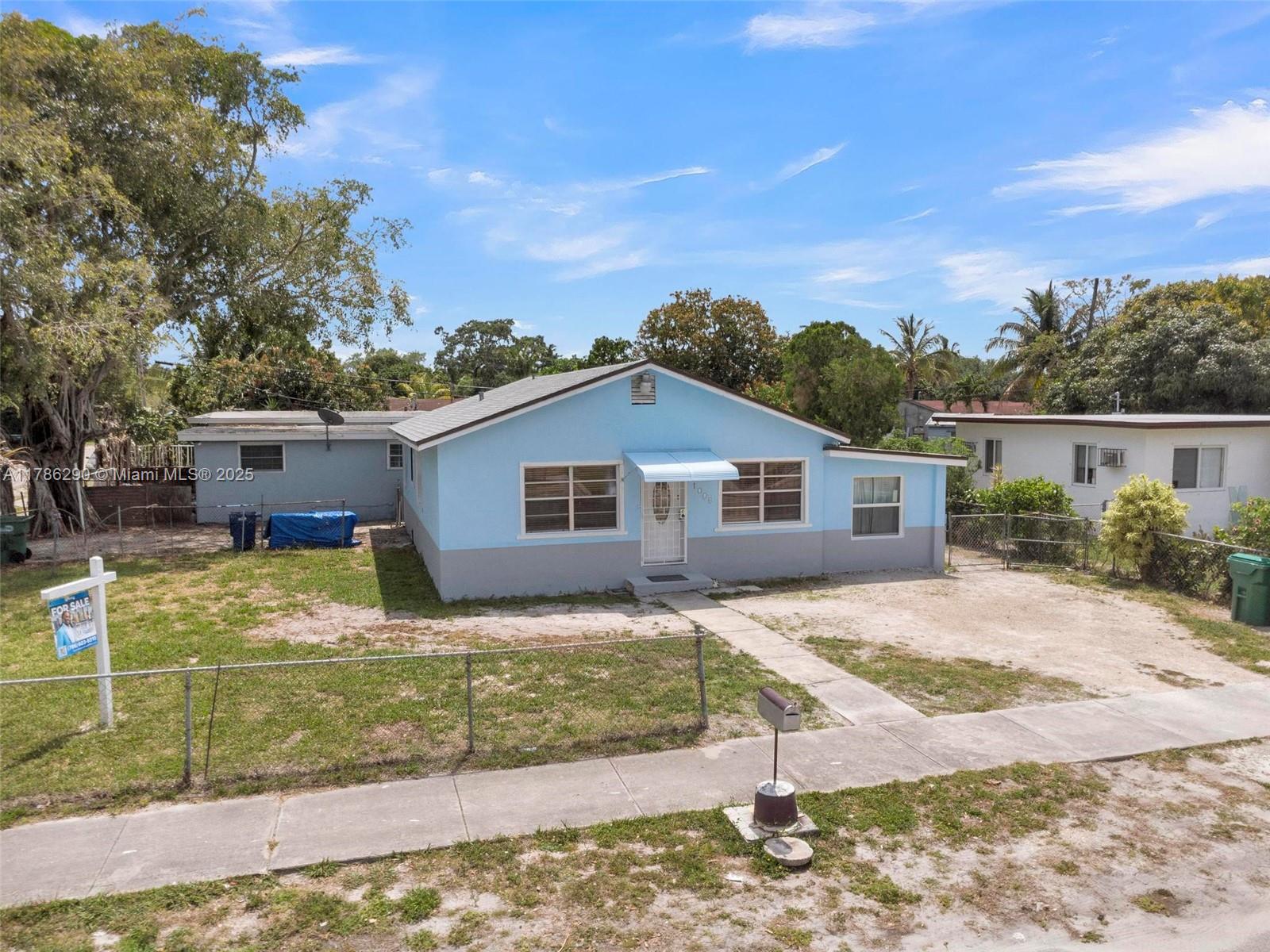 1006 NW 112th Ter
