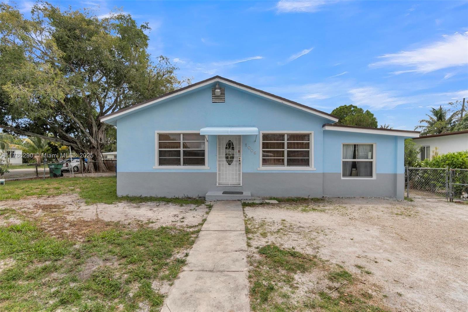 1006 NW 112th Ter