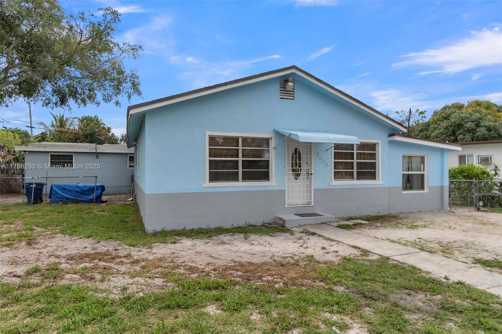 1006 NW 112th Ter