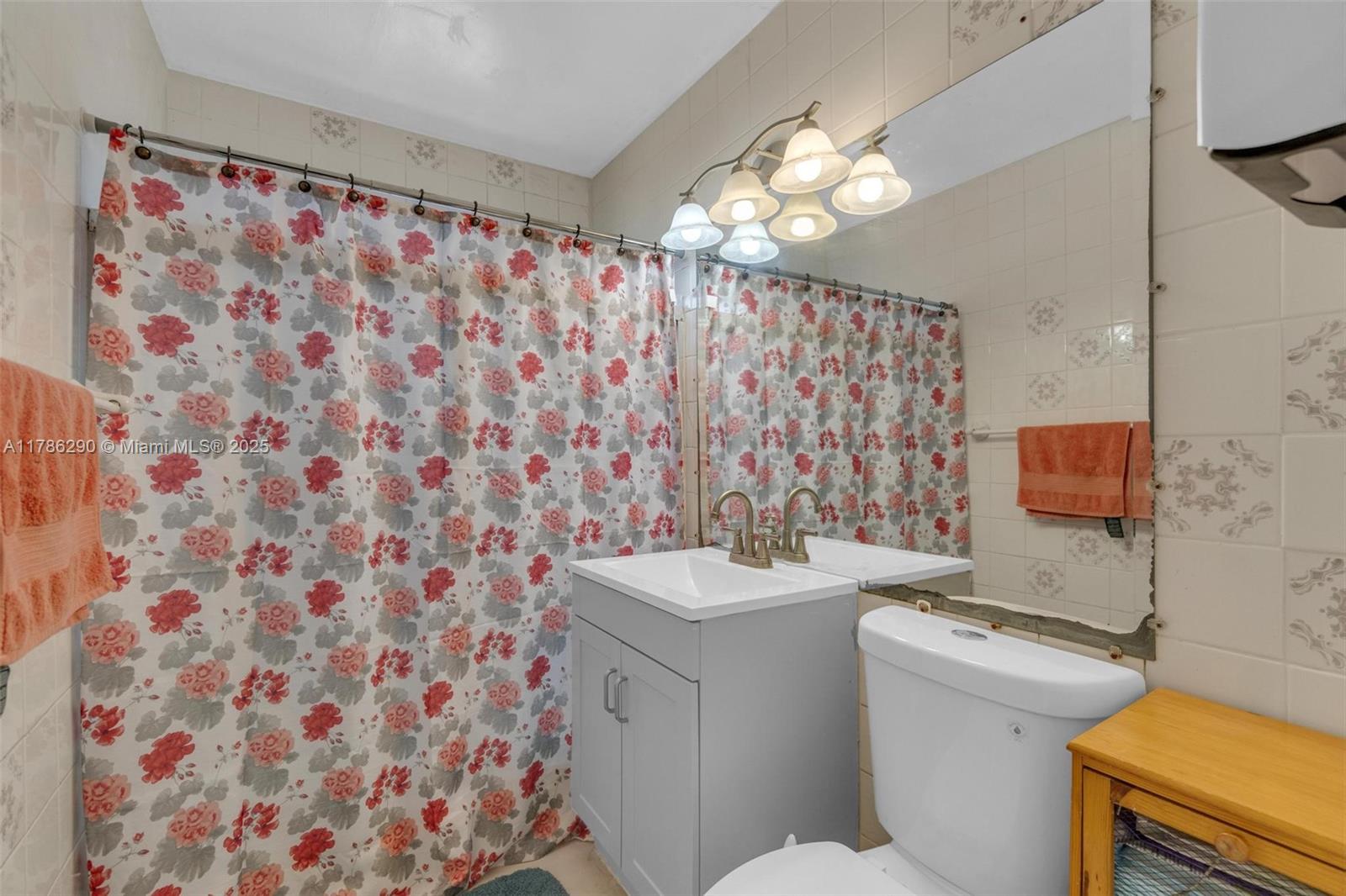 LAWNDALE 3RD ADDN - Residential Income