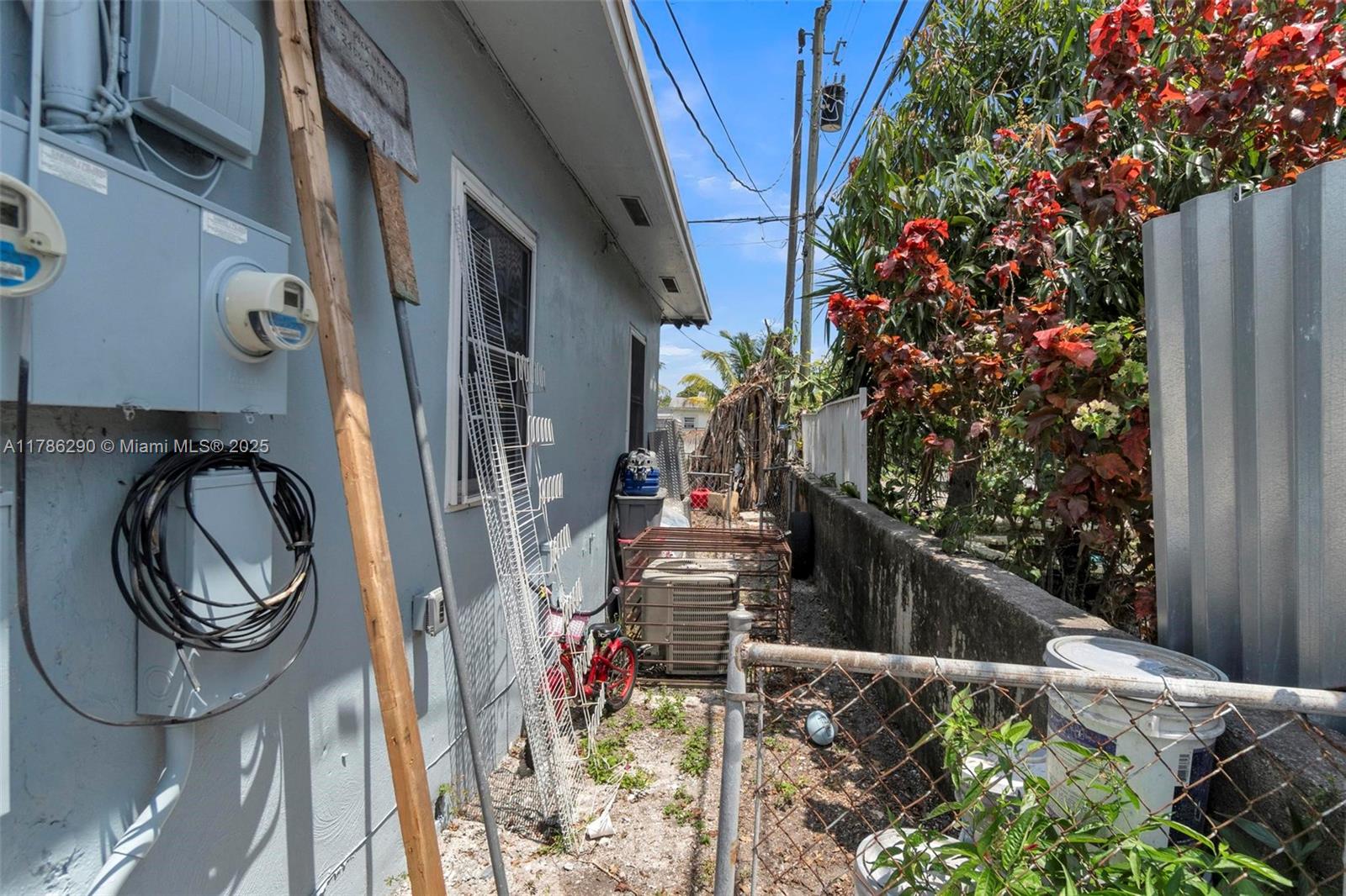 LAWNDALE 3RD ADDN - Residential Income