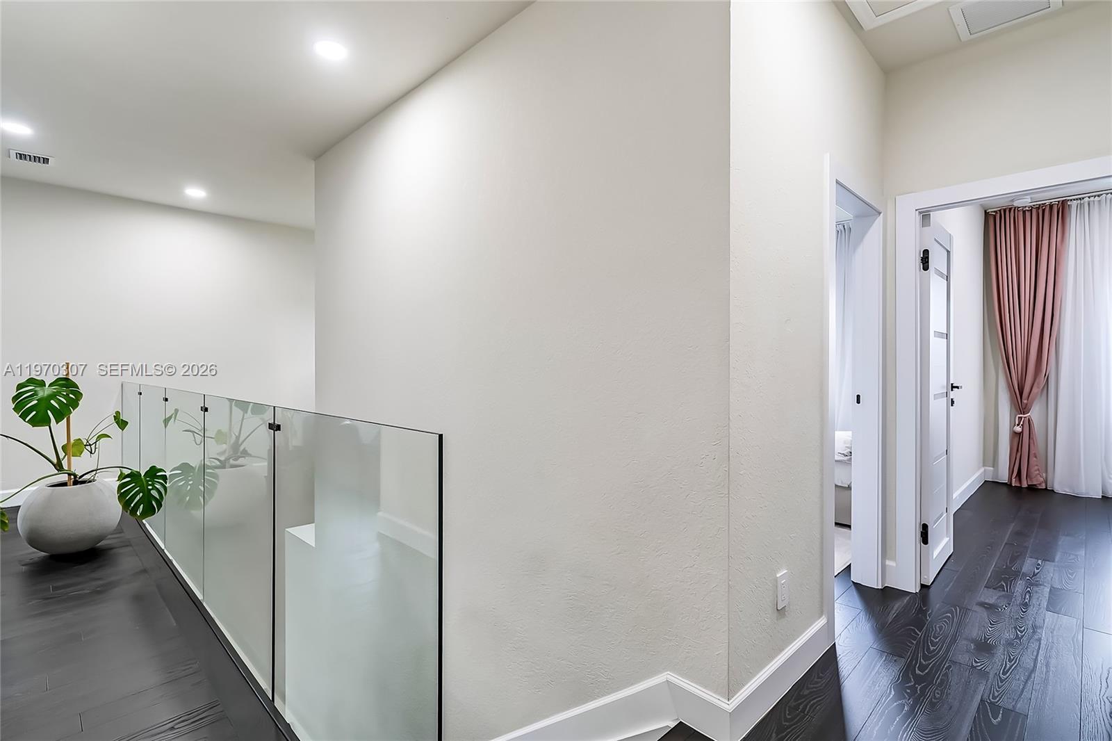 HILLCREST COUNTRY CLUB SO - Residential