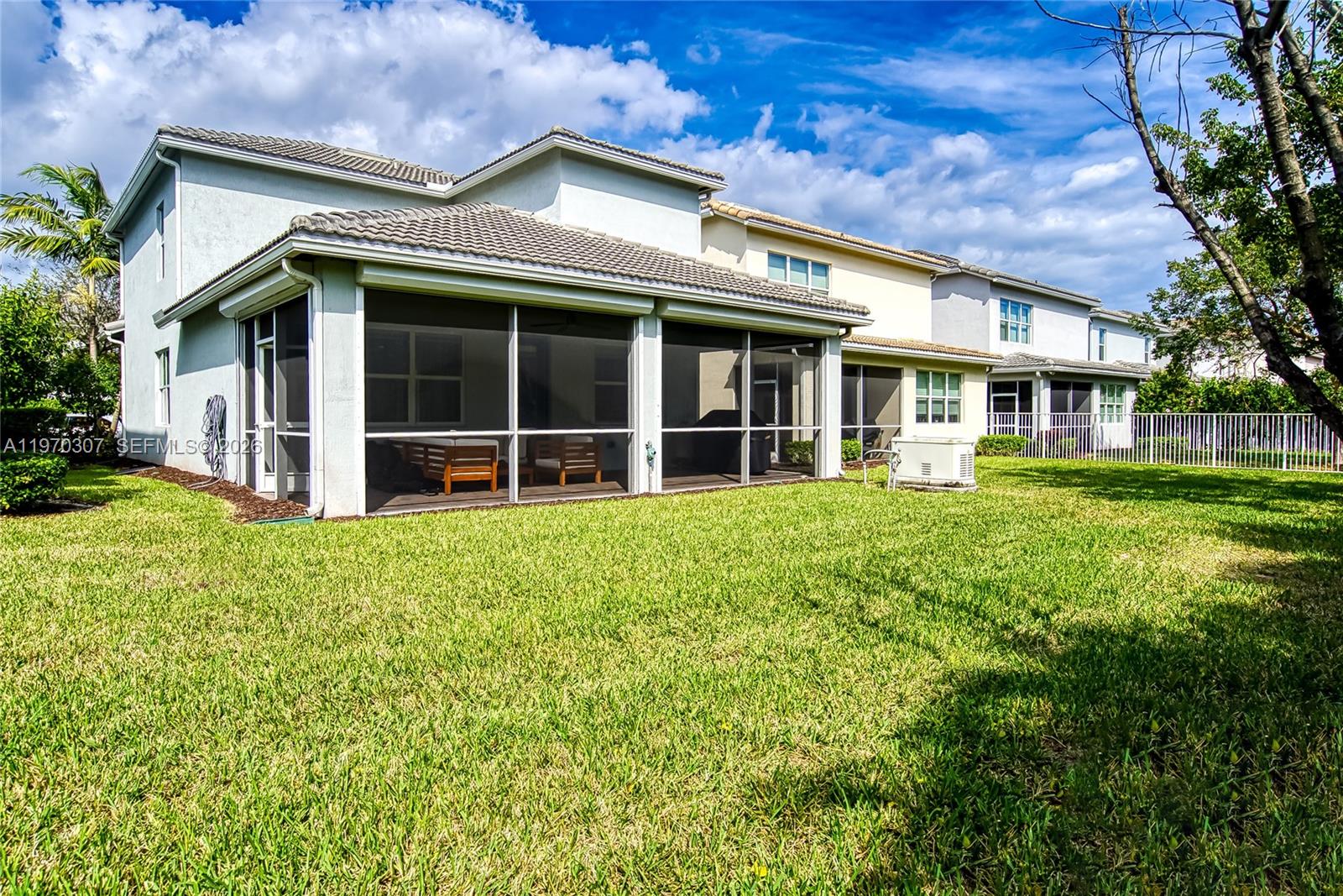 HILLCREST COUNTRY CLUB SO - Residential