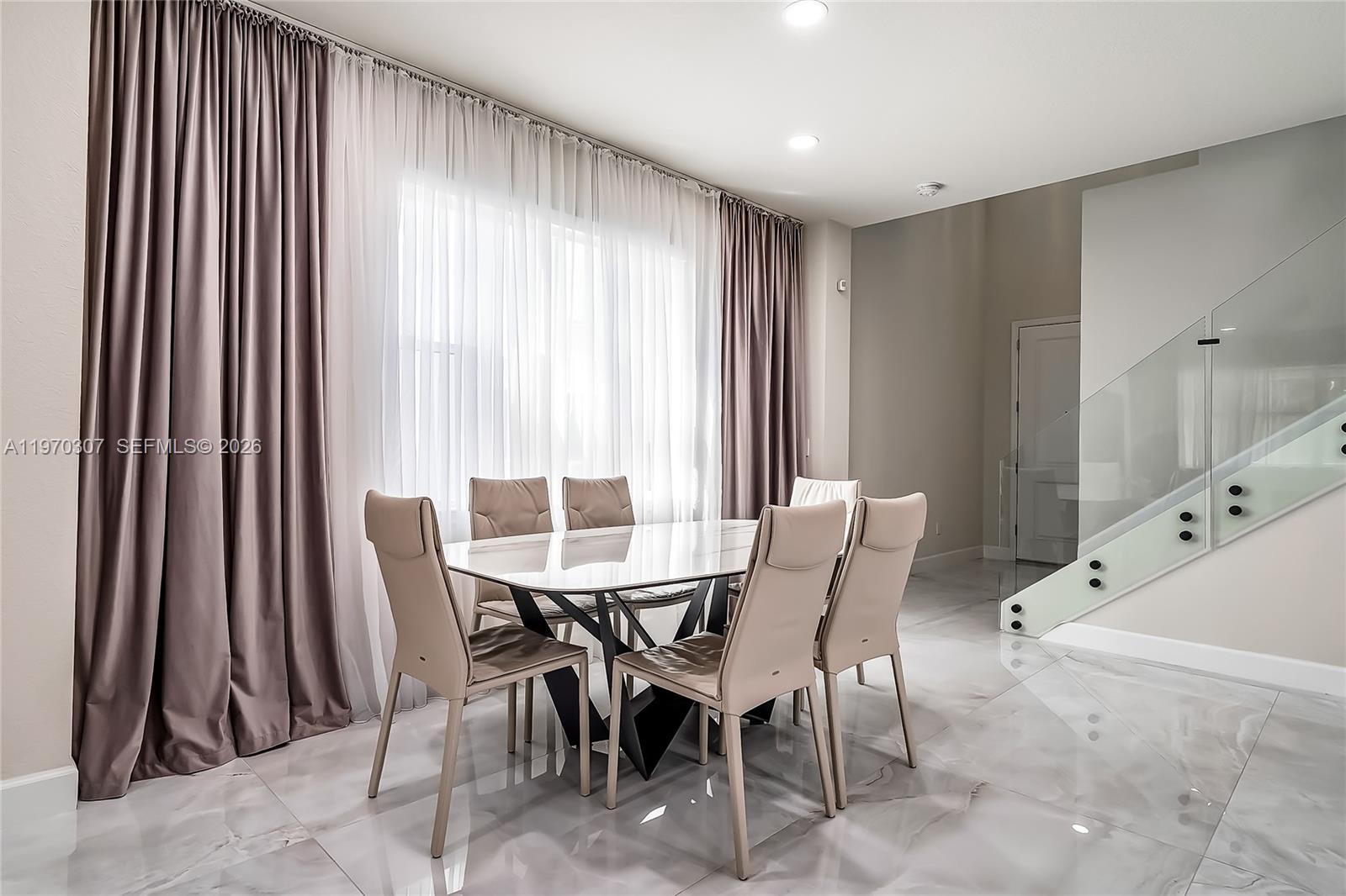 HILLCREST COUNTRY CLUB SO - Residential