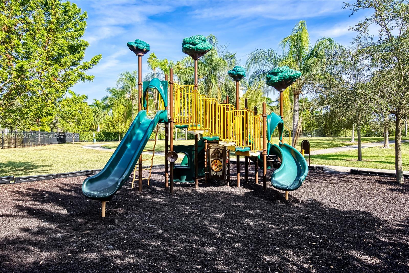 HILLCREST COUNTRY CLUB SO - Residential