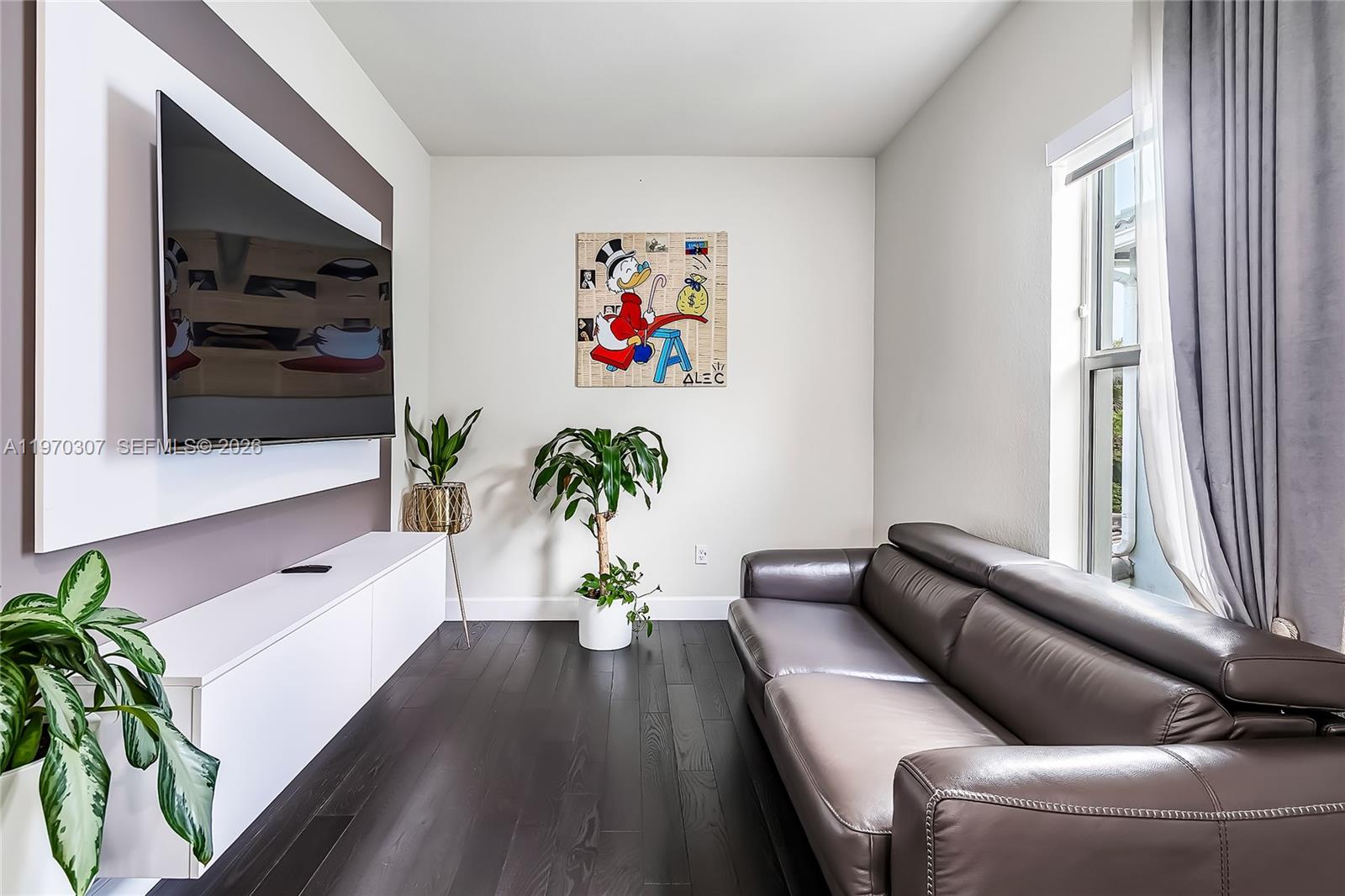 HILLCREST COUNTRY CLUB SO - Residential