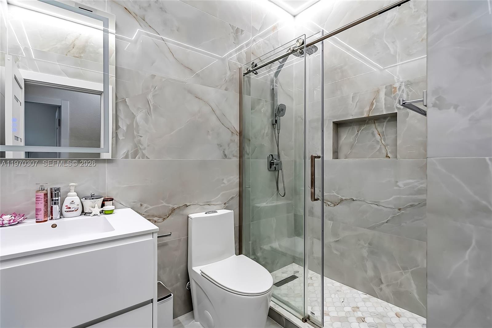 HILLCREST COUNTRY CLUB SO - Residential