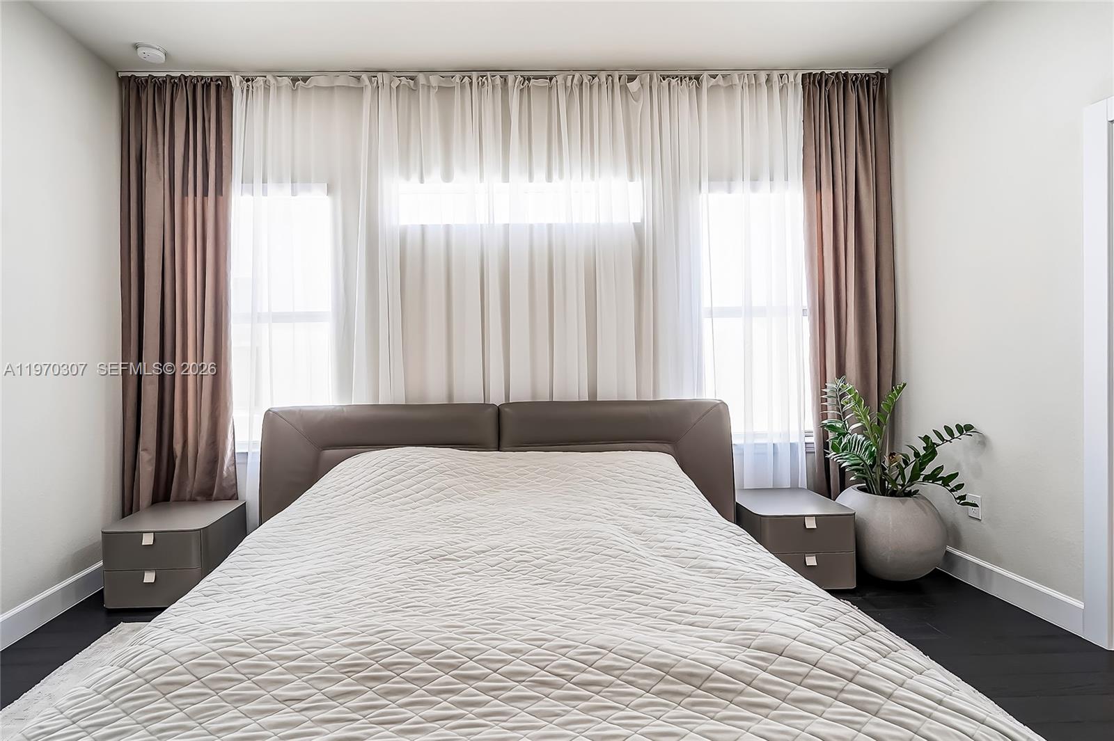 HILLCREST COUNTRY CLUB SO - Residential