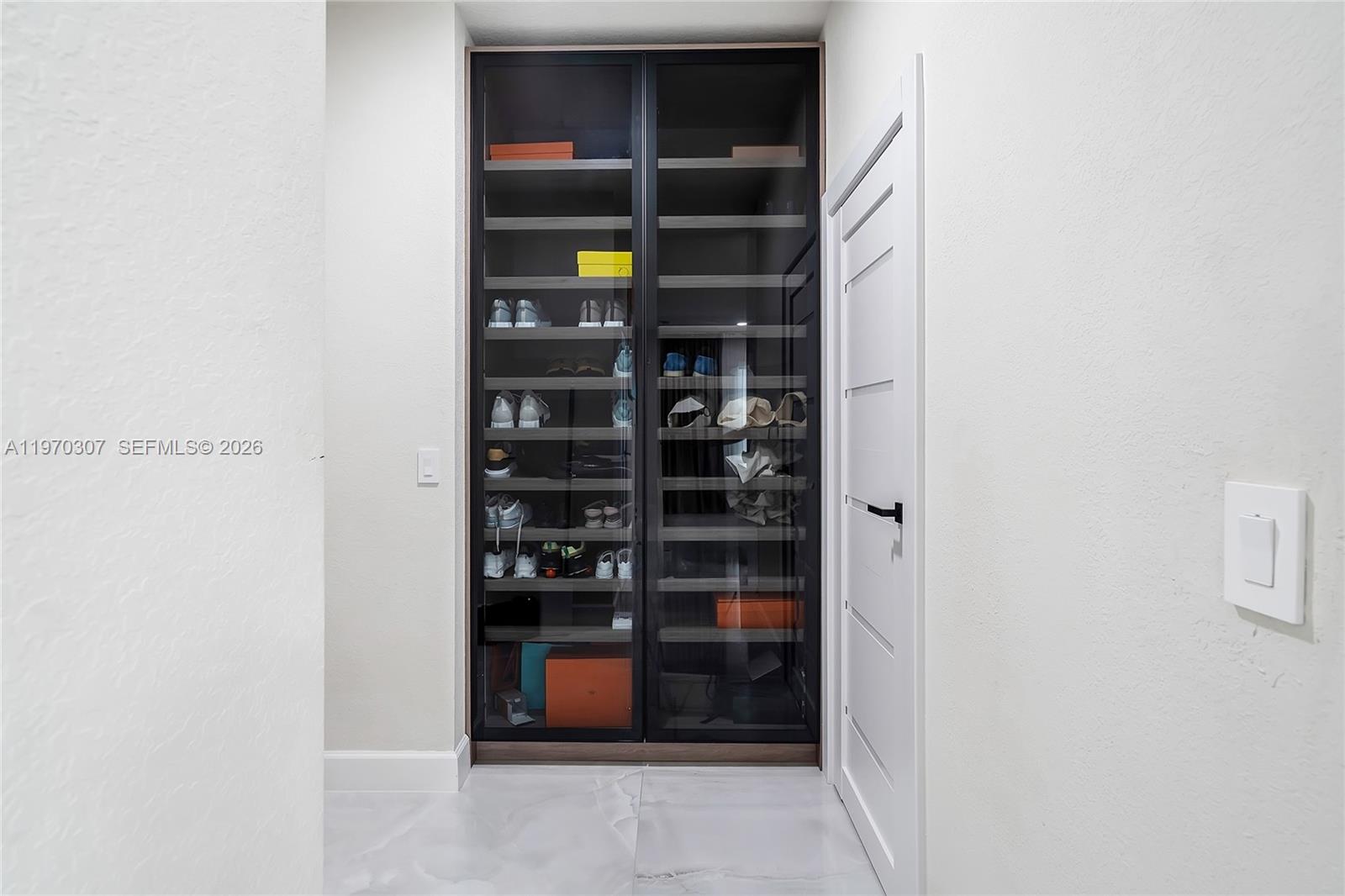 HILLCREST COUNTRY CLUB SO - Residential