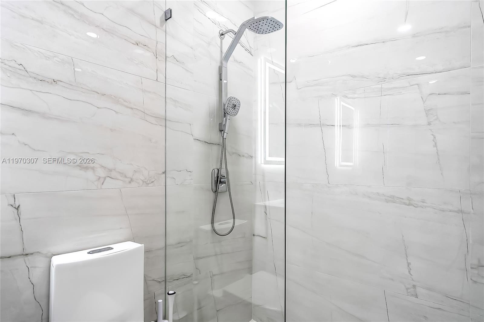 HILLCREST COUNTRY CLUB SO - Residential