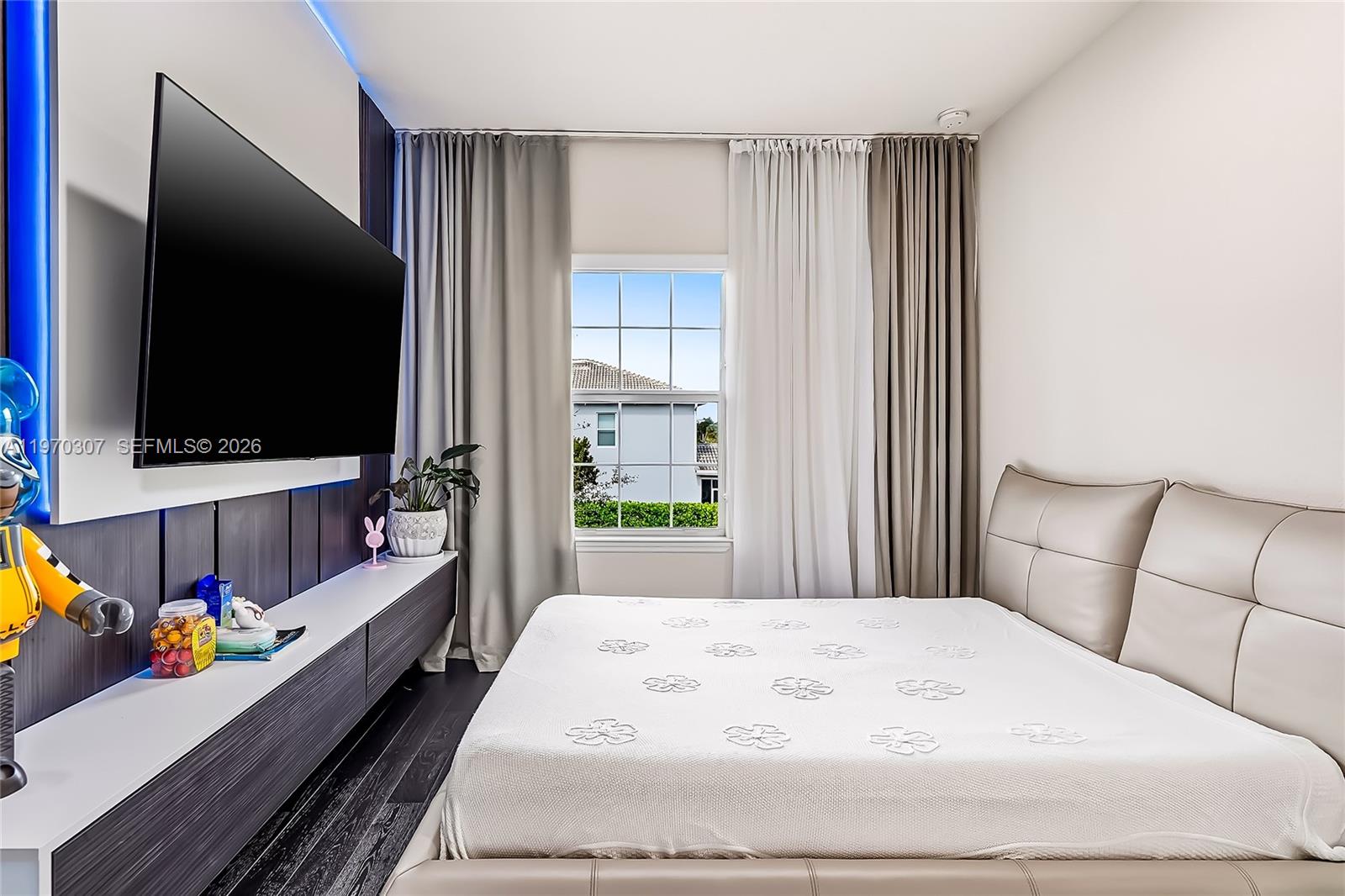 HILLCREST COUNTRY CLUB SO - Residential