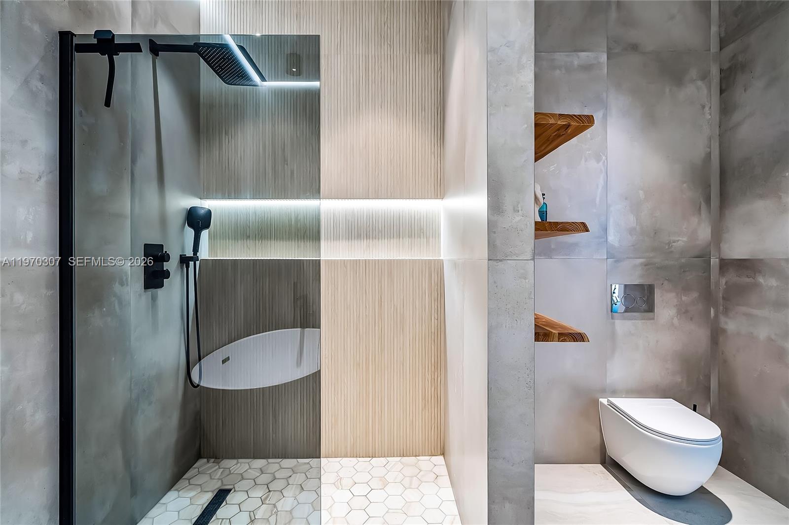 HILLCREST COUNTRY CLUB SO - Residential