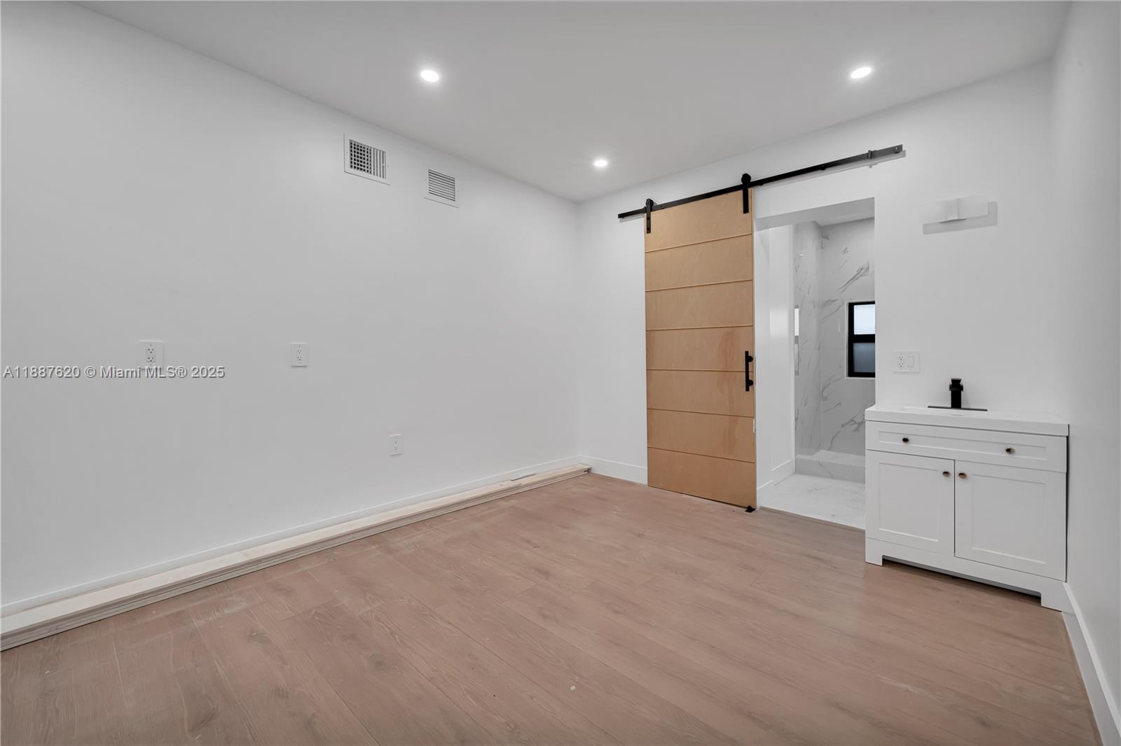 LAWRENCE ESTATES LAND COS - Residential