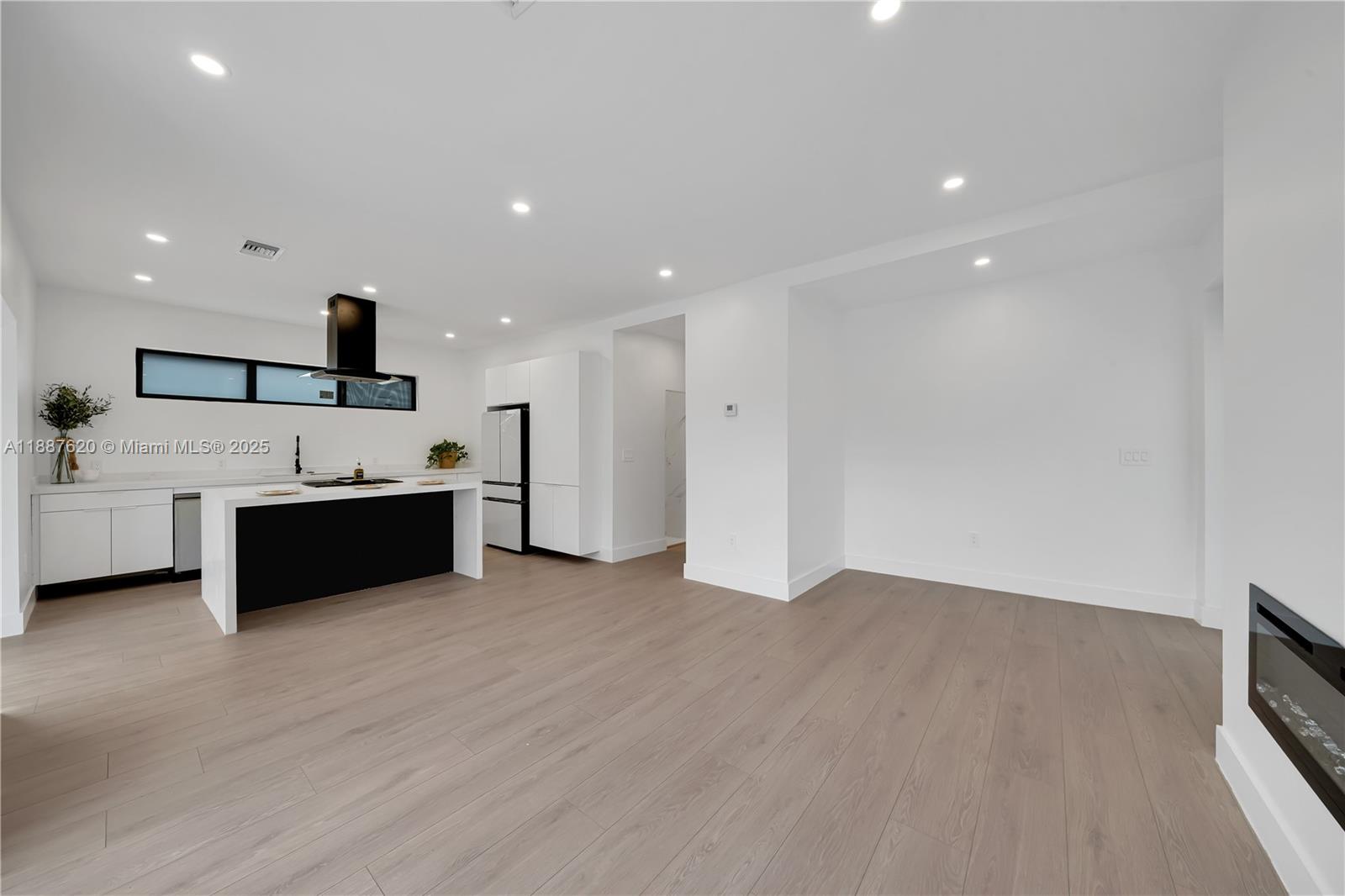 LAWRENCE ESTATES LAND COS - Residential