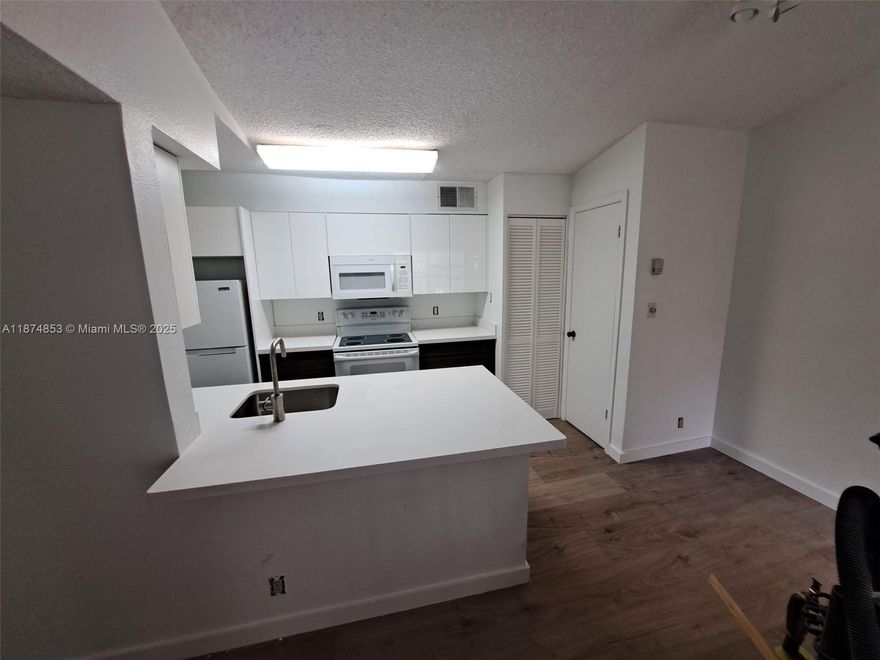 Great Location for NSU Students and Staff, just across the street from Dental & Medical Campus. One bedroom, One bathroom apartment nestled in the heart of Davie, FL. Located on the 2nd floor, this charming apartment has an enclosed bedroom and features a remodeled kitchen with Quarz countertop and an in-unit washer/dryer. New AC Installed May 2023. The monthly rent covers cable, water, and sewer, while tenants are responsible for Wi-Fi. The Sundance includes access to a gym, pool, tennis courts, and various other amenities. Max 2 Occupants, buildings have No elevators or Balcony's.