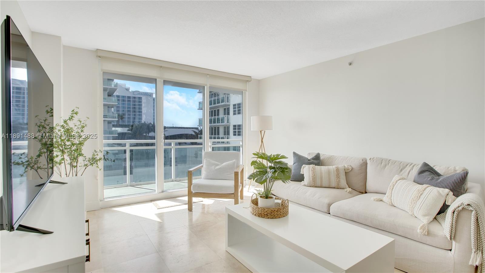 THE COLLINS CONDO - Residential Lease