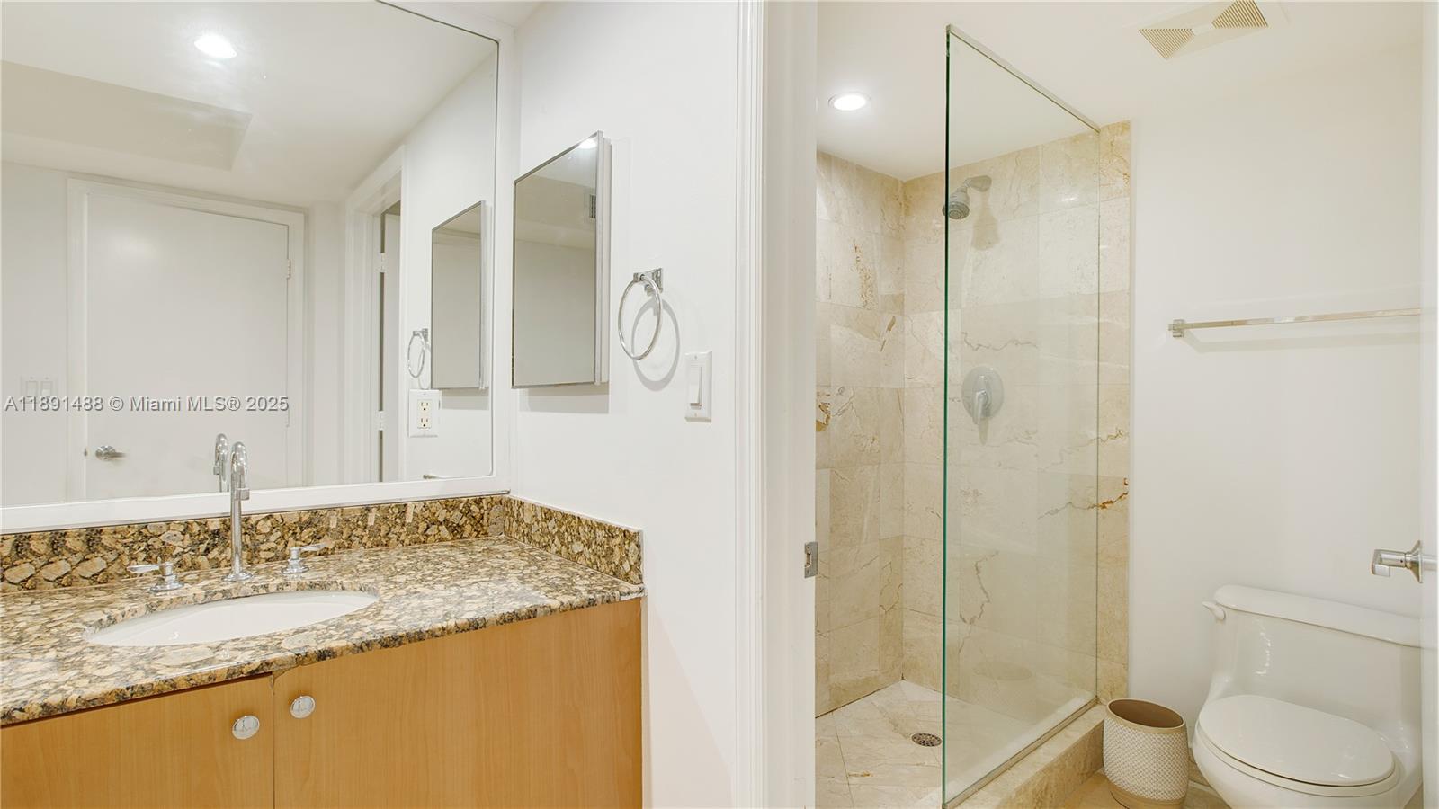 THE COLLINS CONDO - Residential Lease