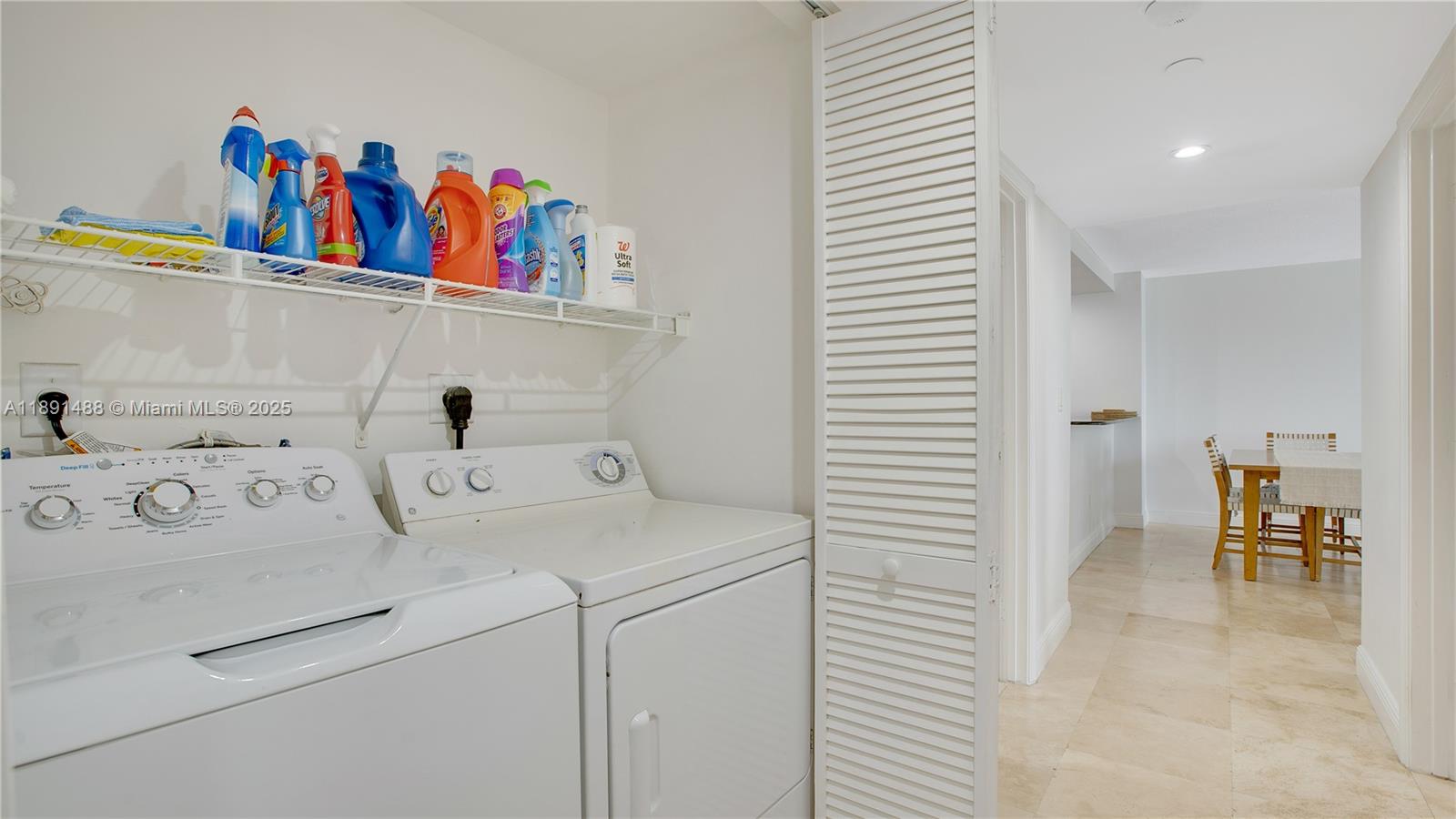 THE COLLINS CONDO - Residential Lease