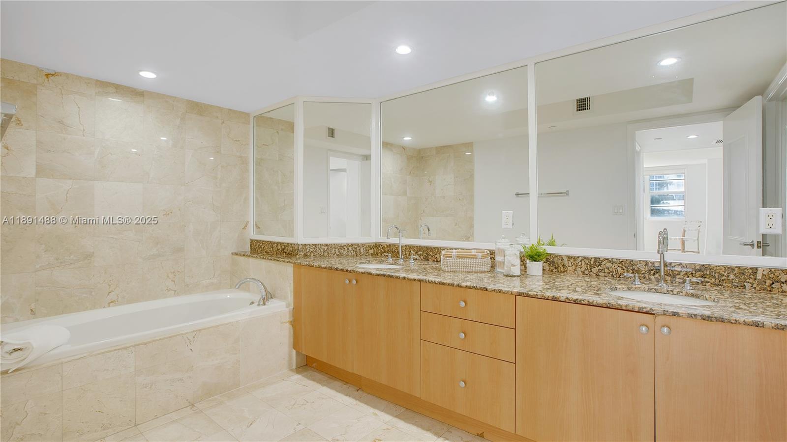 THE COLLINS CONDO - Residential Lease
