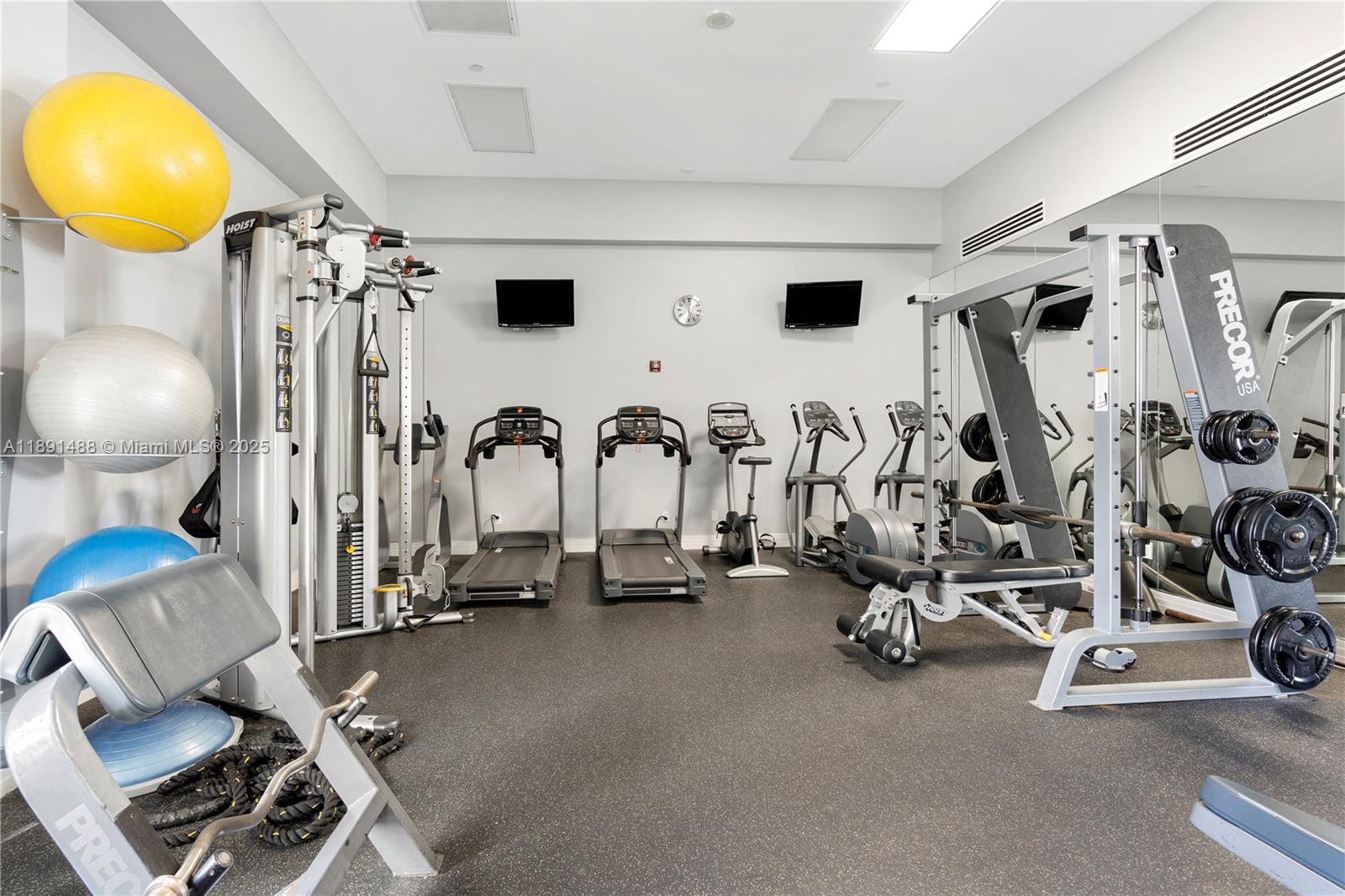 THE COLLINS CONDO - Residential Lease