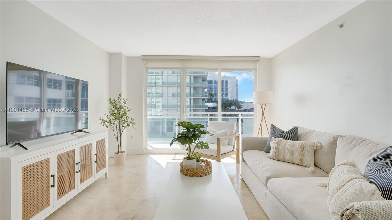 THE COLLINS CONDO - Residential Lease