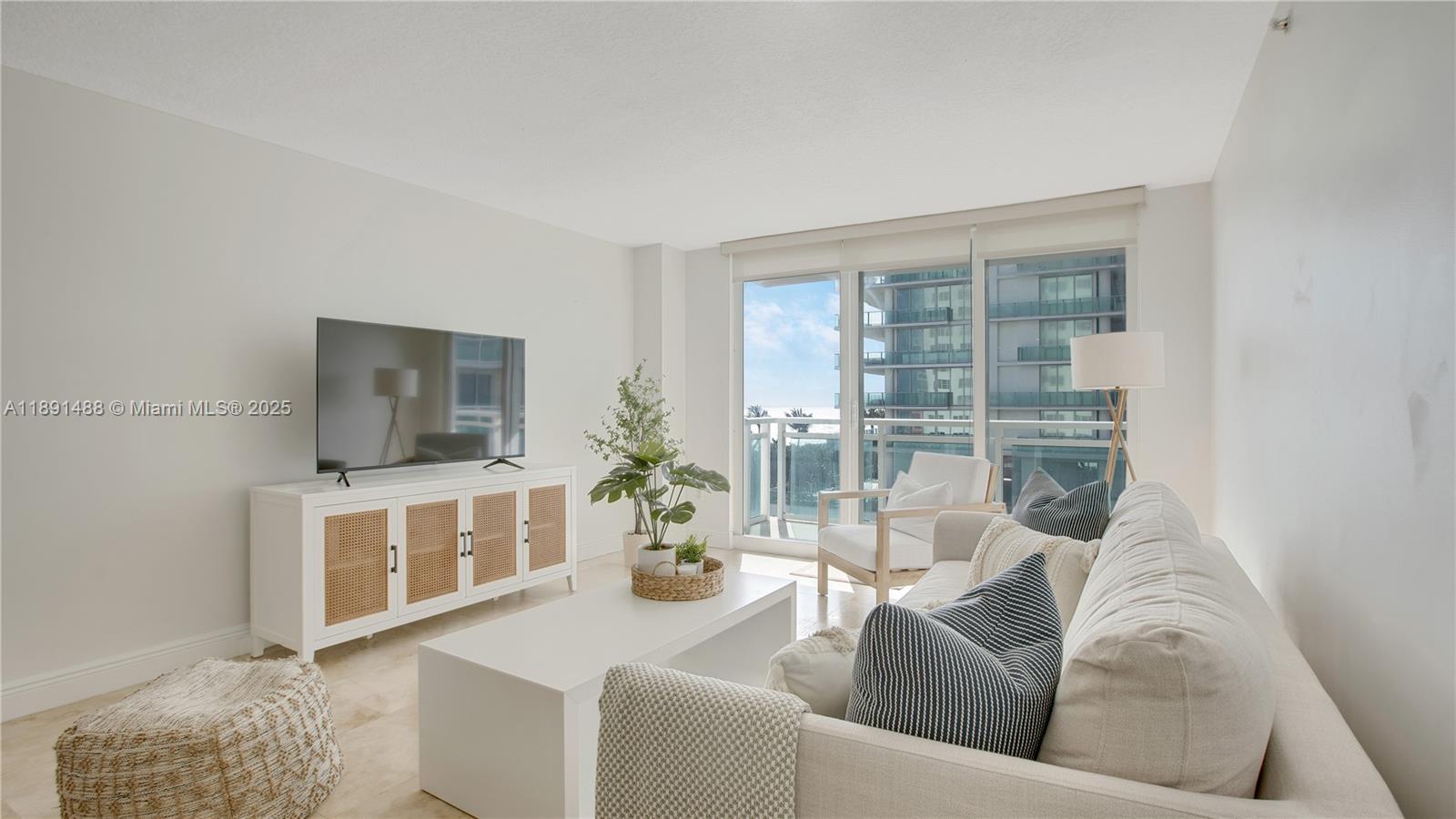 THE COLLINS CONDO - Residential Lease
