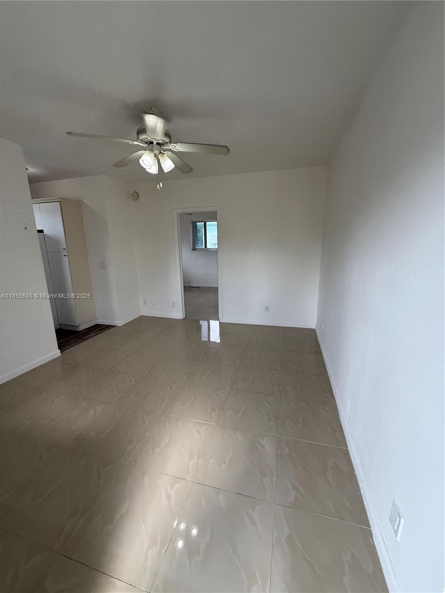 469 SW 3rd St 6