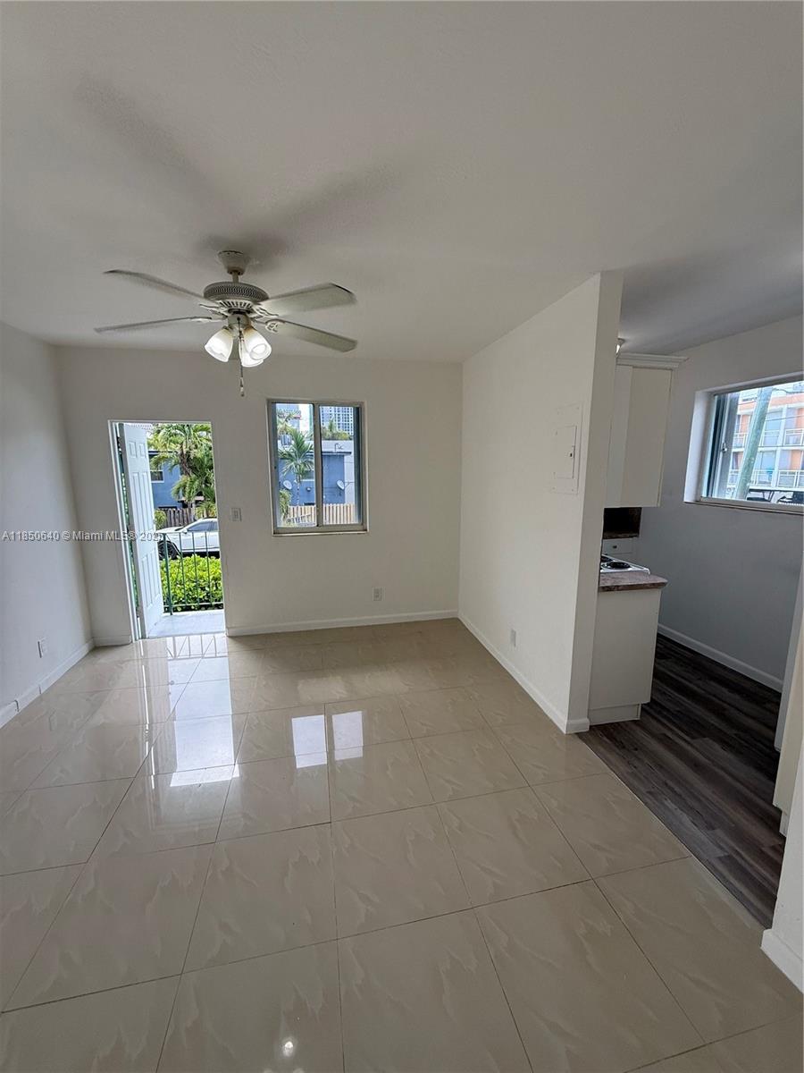 469 SW 3rd St 6