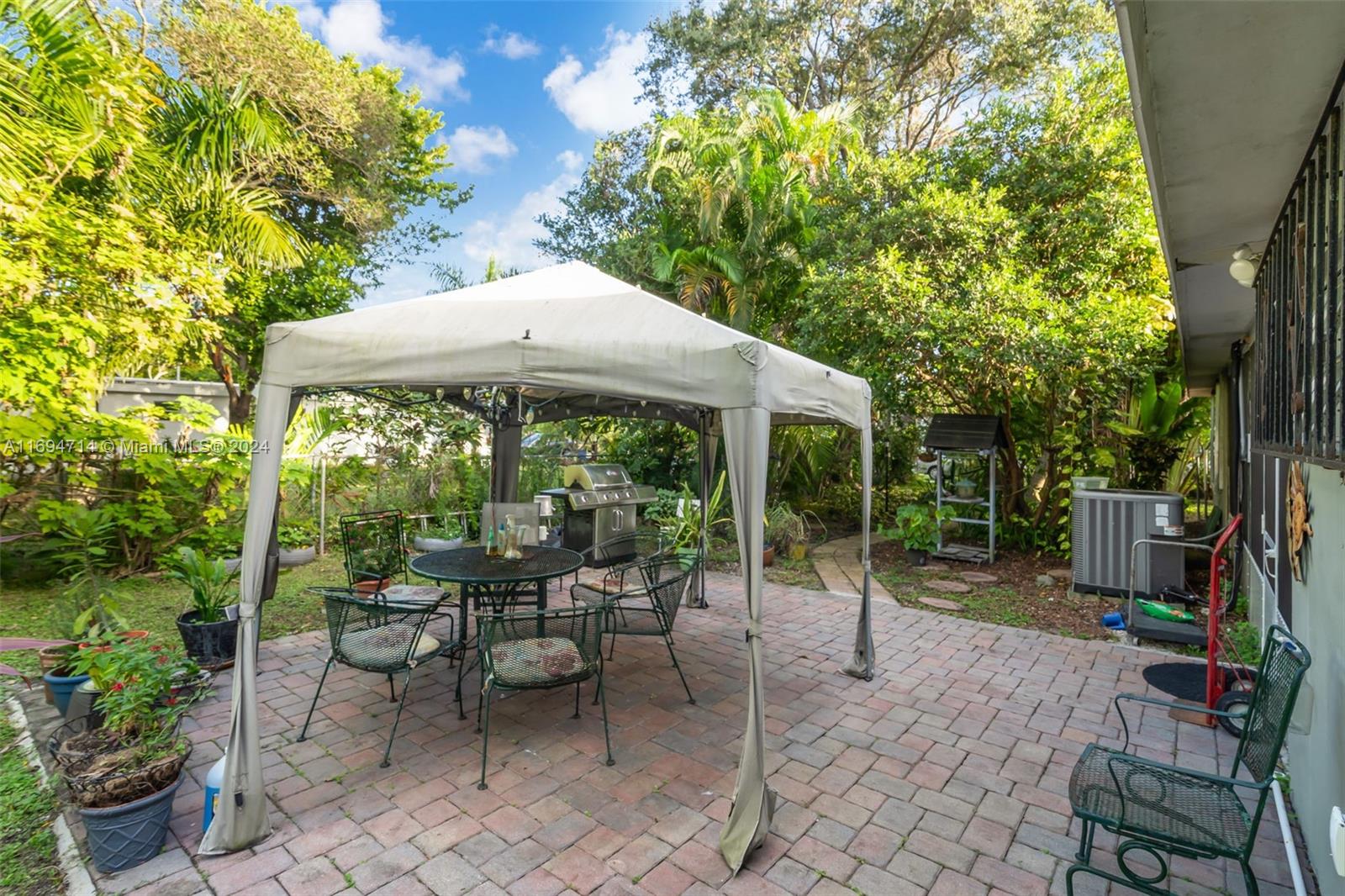 DIXIE GARDENS - Residential