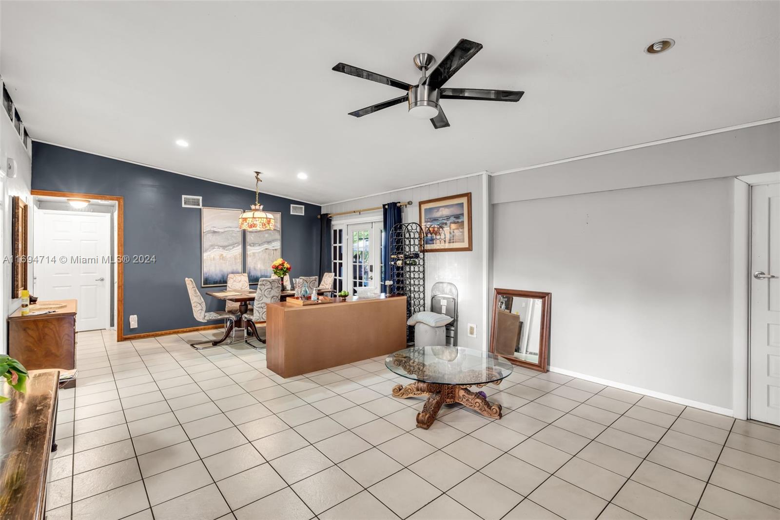 DIXIE GARDENS - Residential