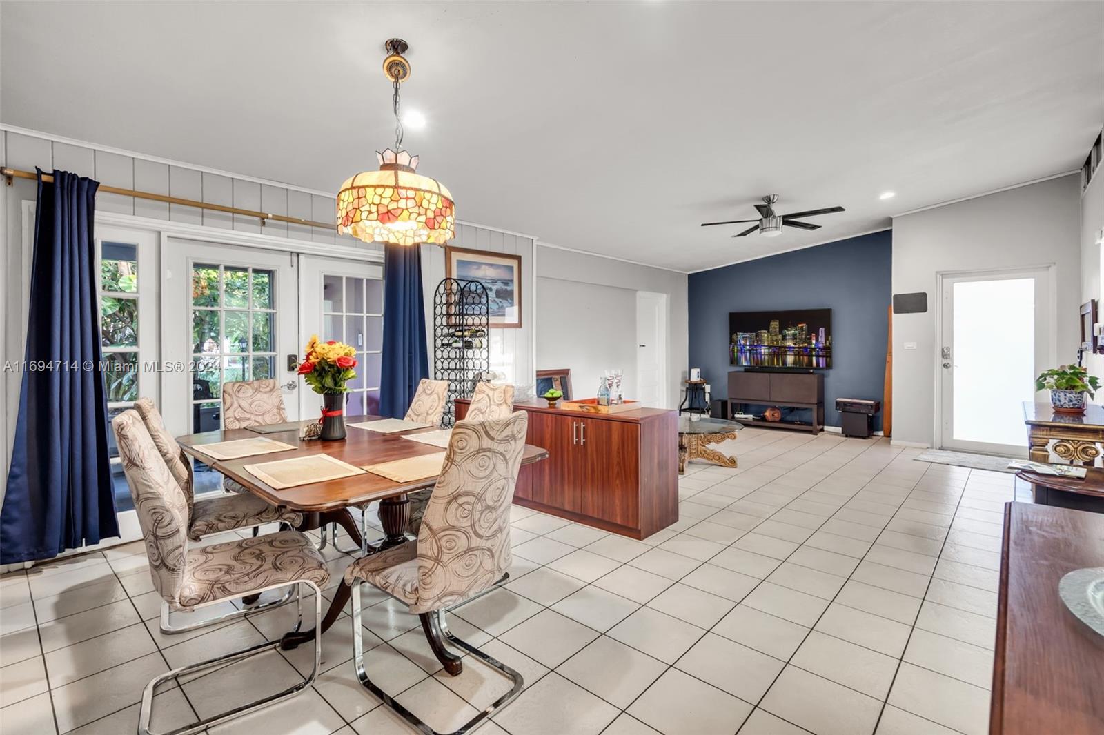 DIXIE GARDENS - Residential