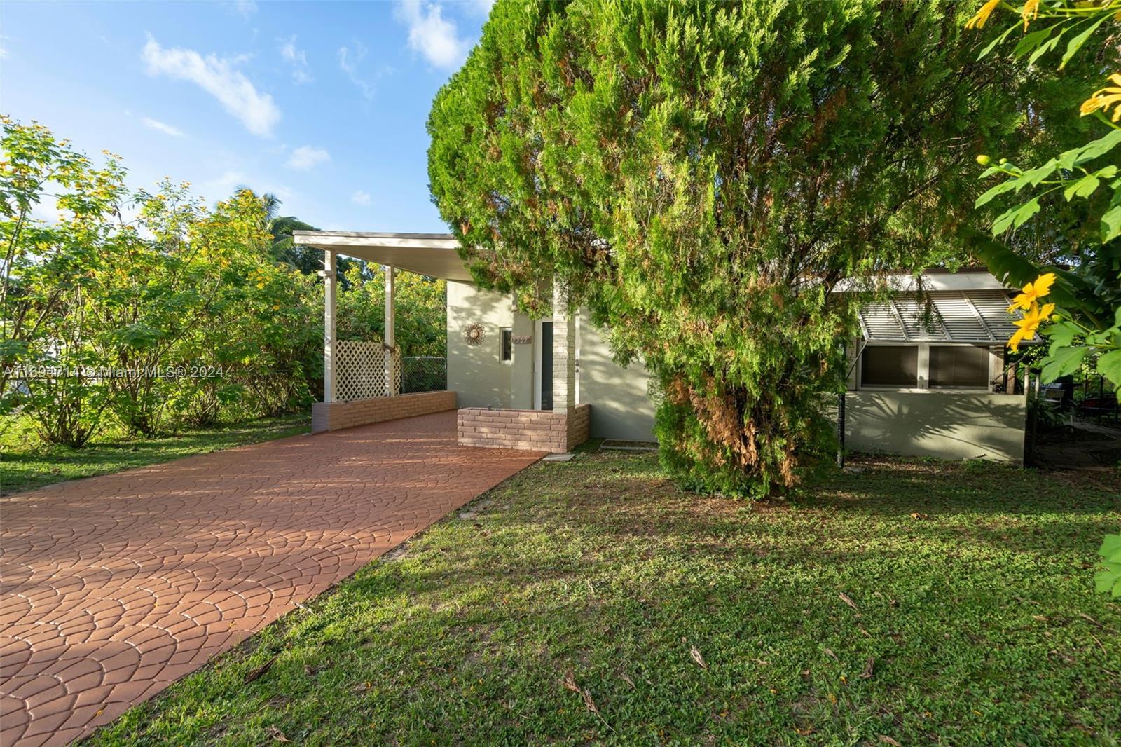 DIXIE GARDENS - Residential