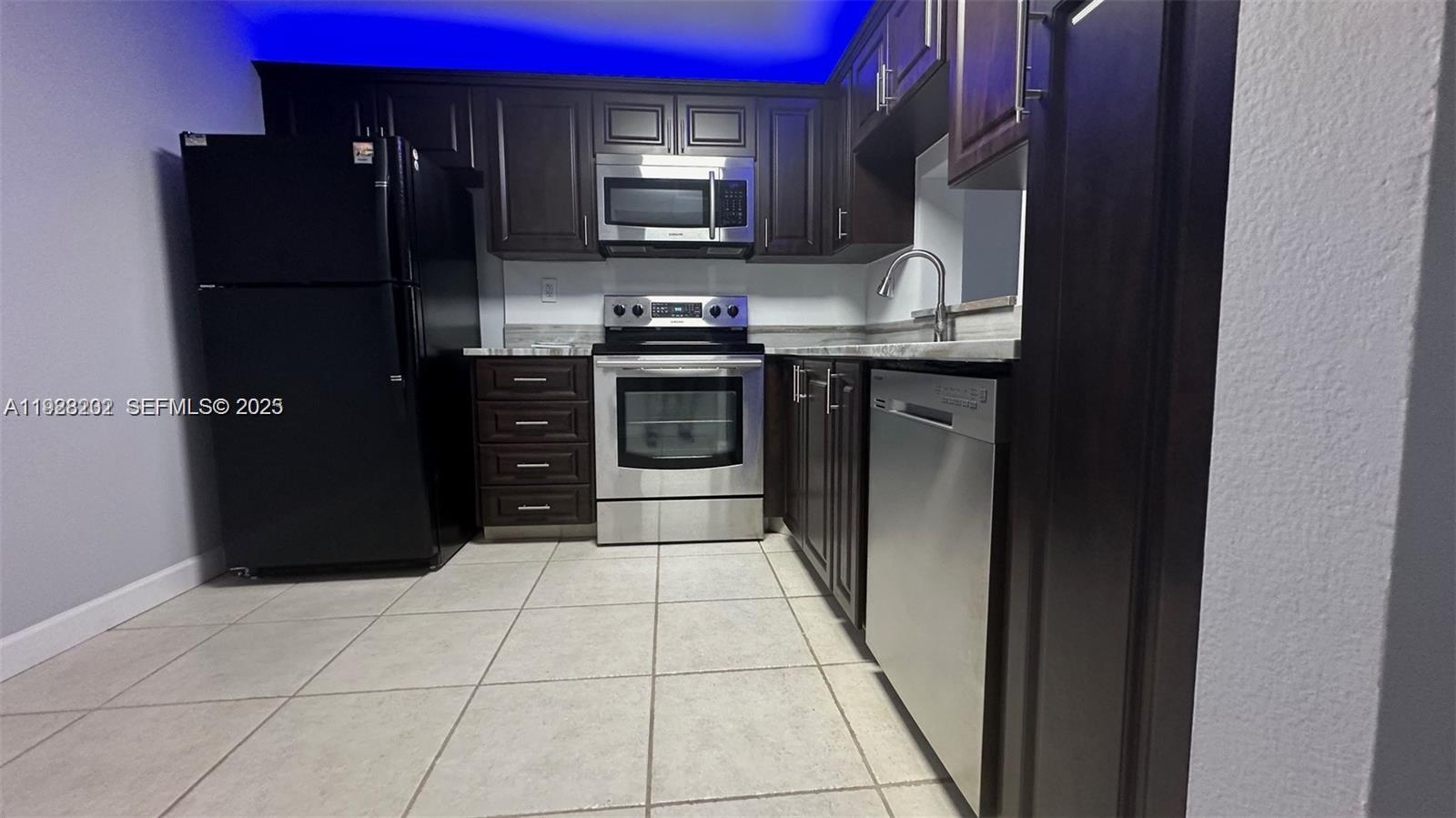 CONCORD VILLAGE CONDOMINI - Residential Lease