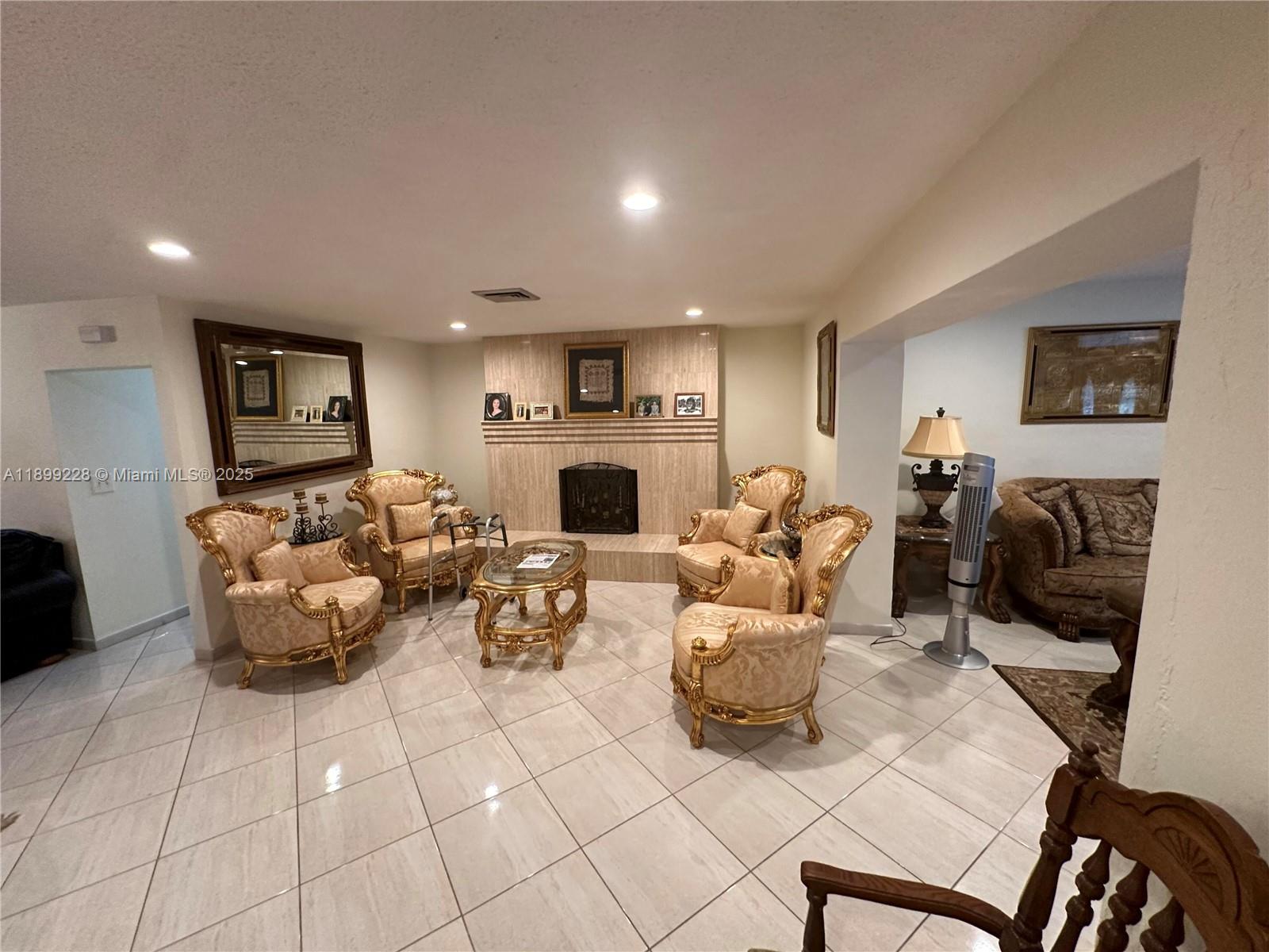 CHAMBERS SUB NW1/4 - Residential