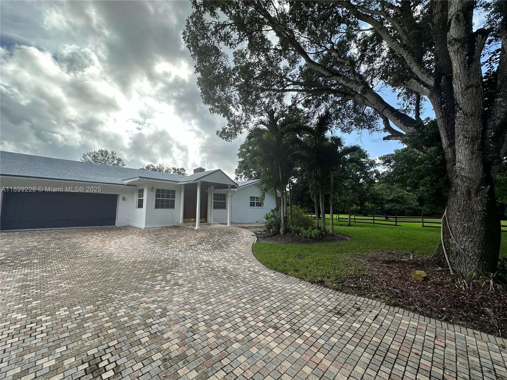 Photo of 6300 SW 181st Ln, Southwest Ranches, FL 33331 (MLS # A11899228)