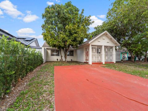 11075 SW 221st Ter Miami FL 33170