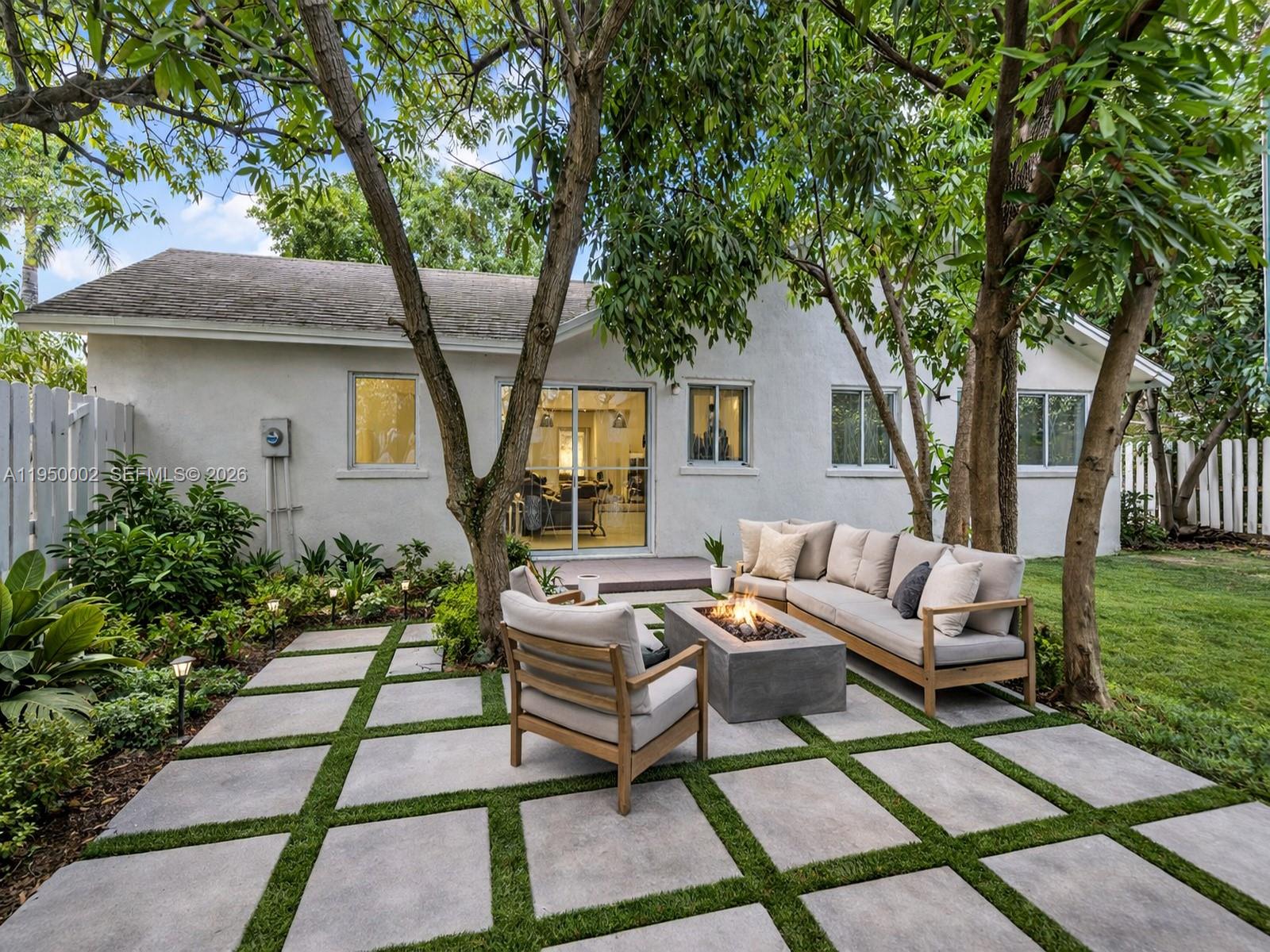 OLD CUTLER HOMES - Residential